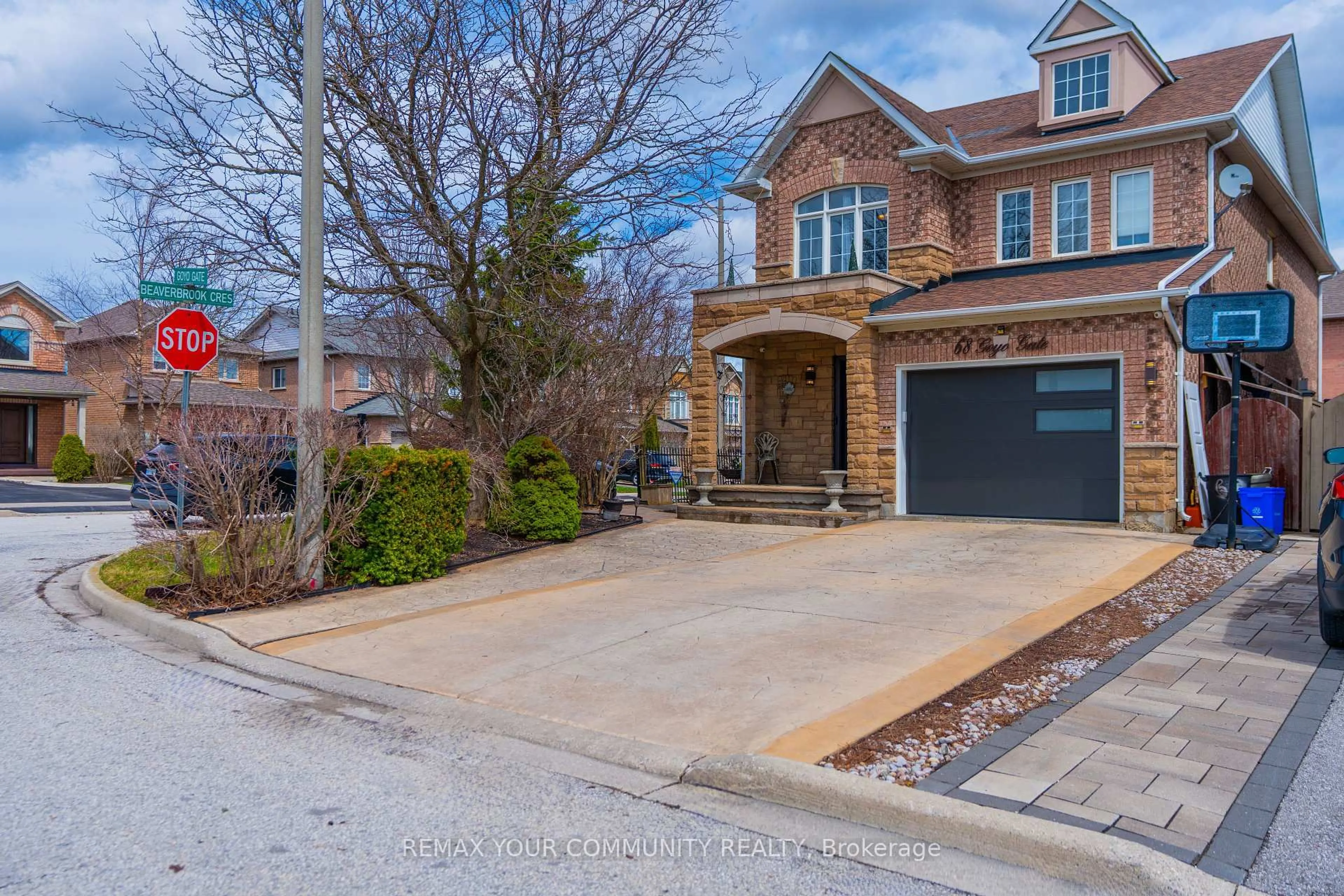 Home with brick exterior material, street for 68 Goyo Gate, Vaughan Ontario L6A 3T3