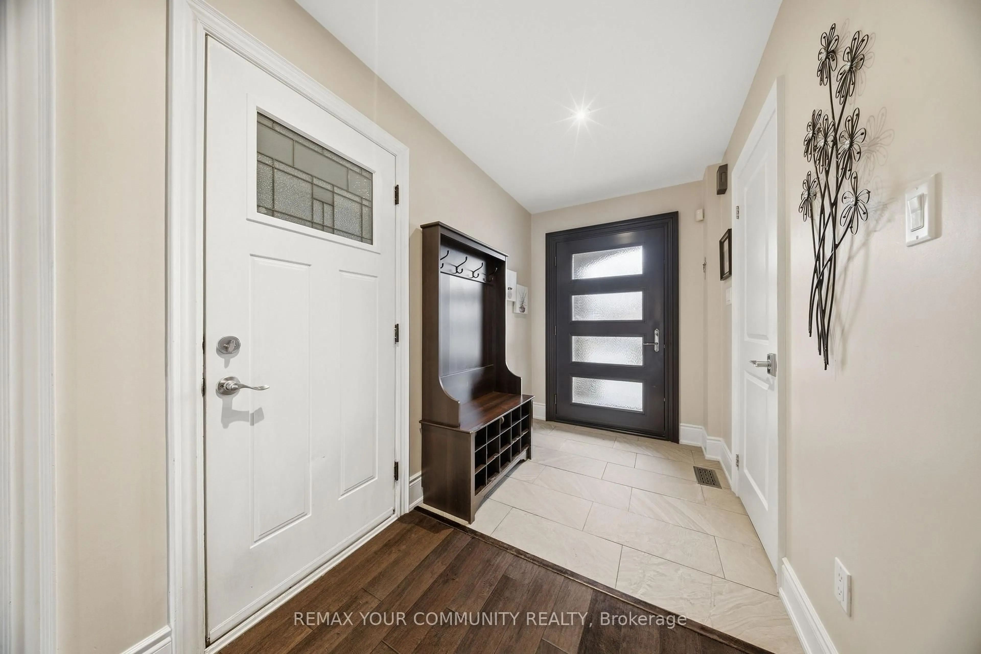 Indoor entryway for 68 Goyo Gate, Vaughan Ontario L6A 3T3