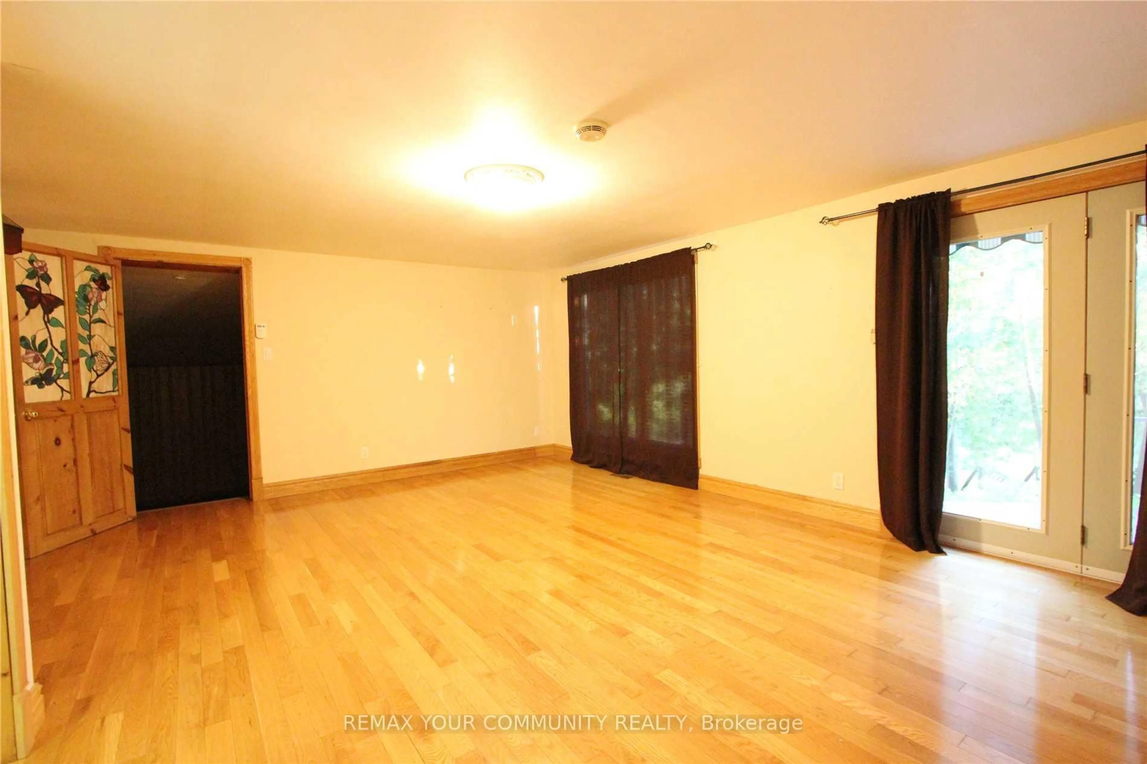 A pic of a room for 184 Riverbank Dr, Georgina Ontario L0E 1N0