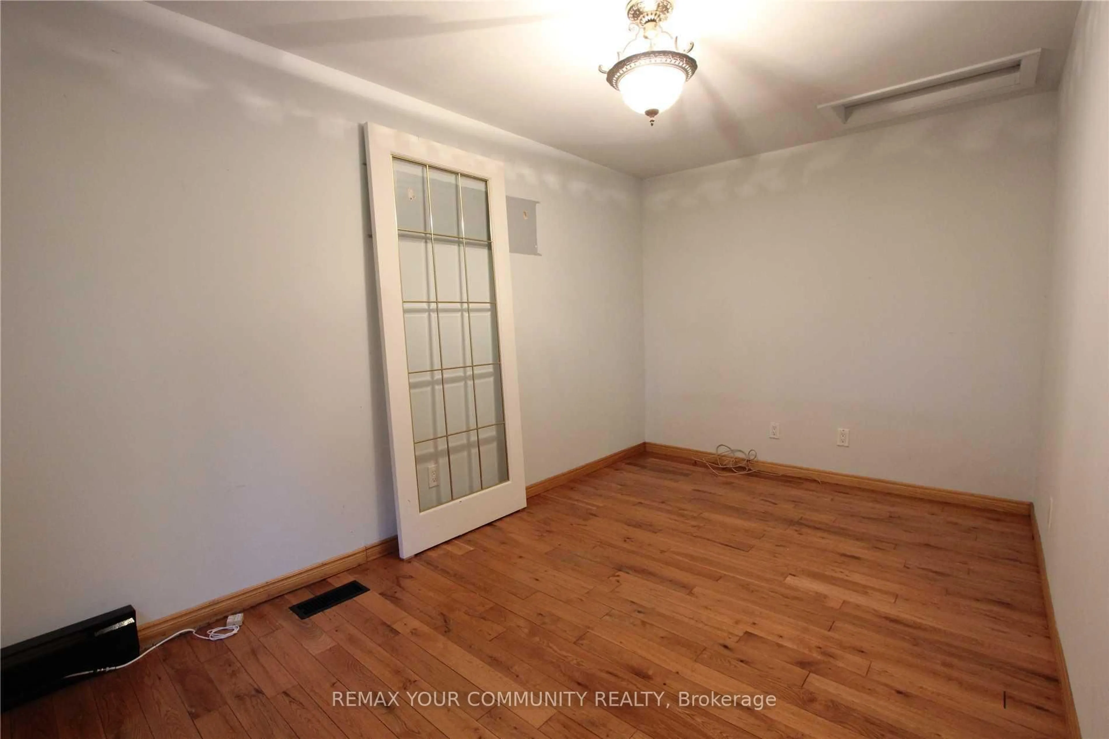 A pic of a room for 184 Riverbank Dr, Georgina Ontario L0E 1N0