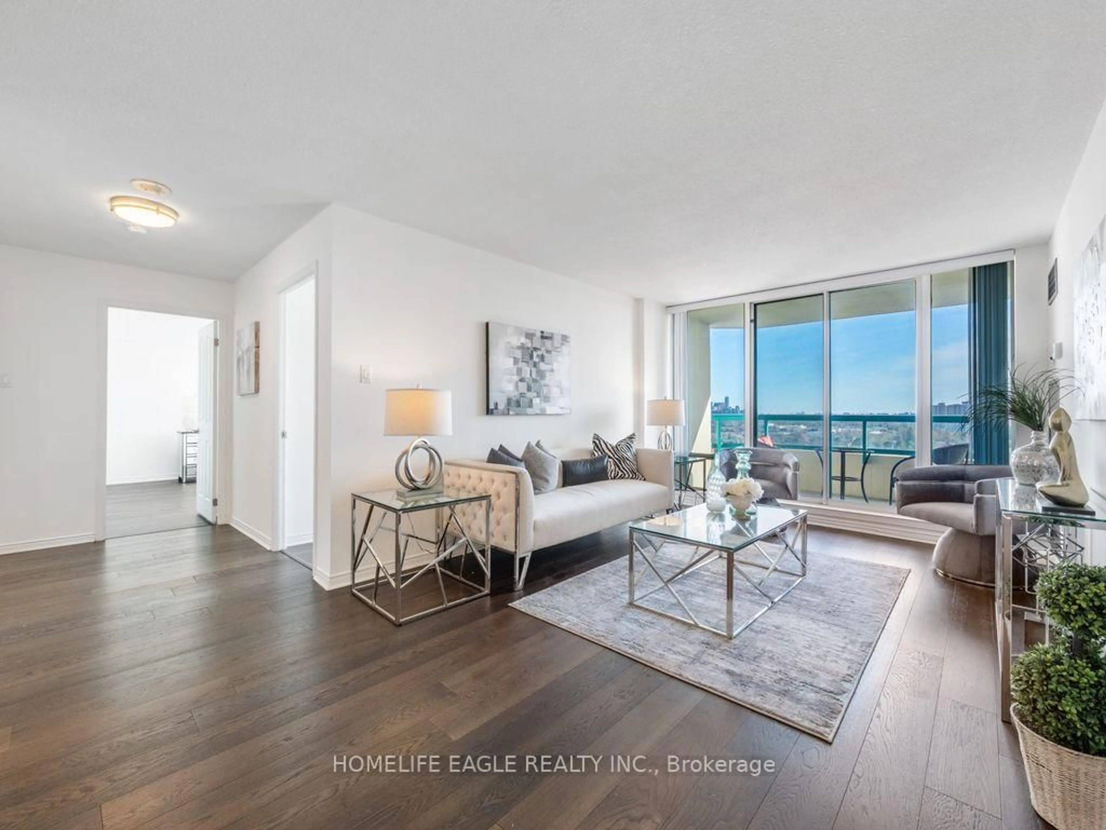 Living room with furniture, unknown for 7250 Yonge St #1709, Vaughan Ontario L4J 7X1