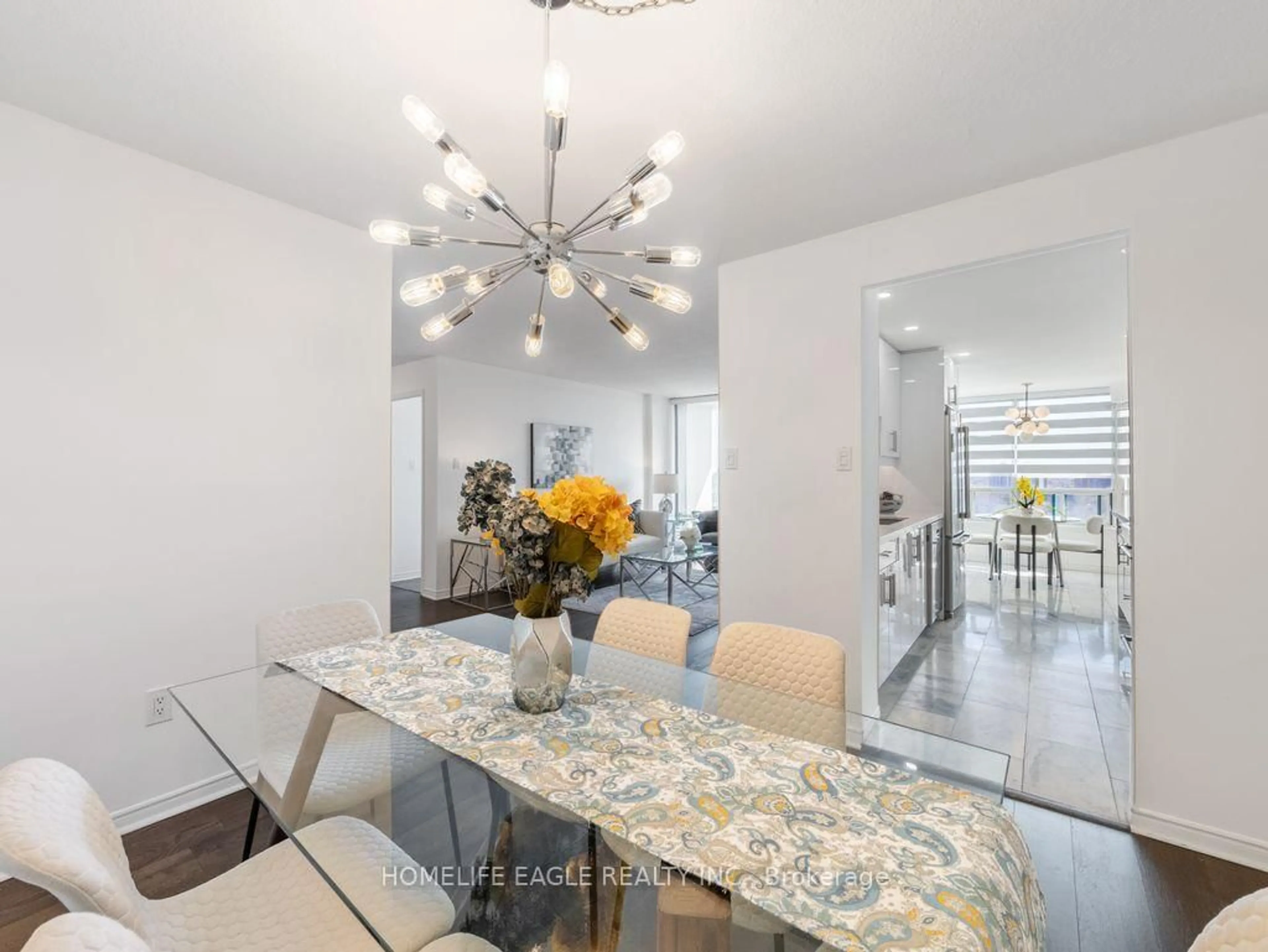 Dining room, ceramic/tile floor for 7250 Yonge St #1709, Vaughan Ontario L4J 7X1