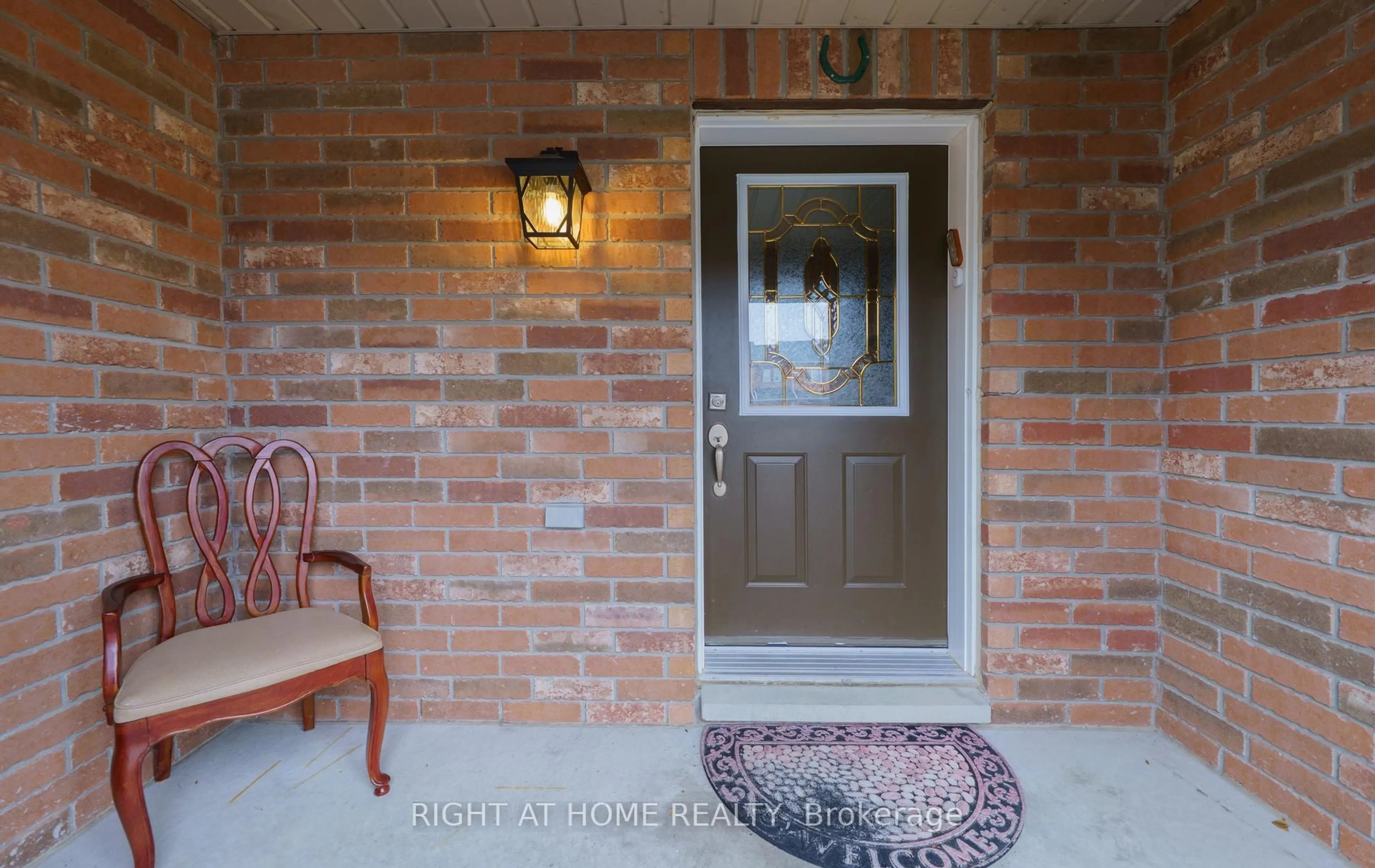 Indoor entryway for 21 Marshview Ave, Aurora Ontario L4G 7W2