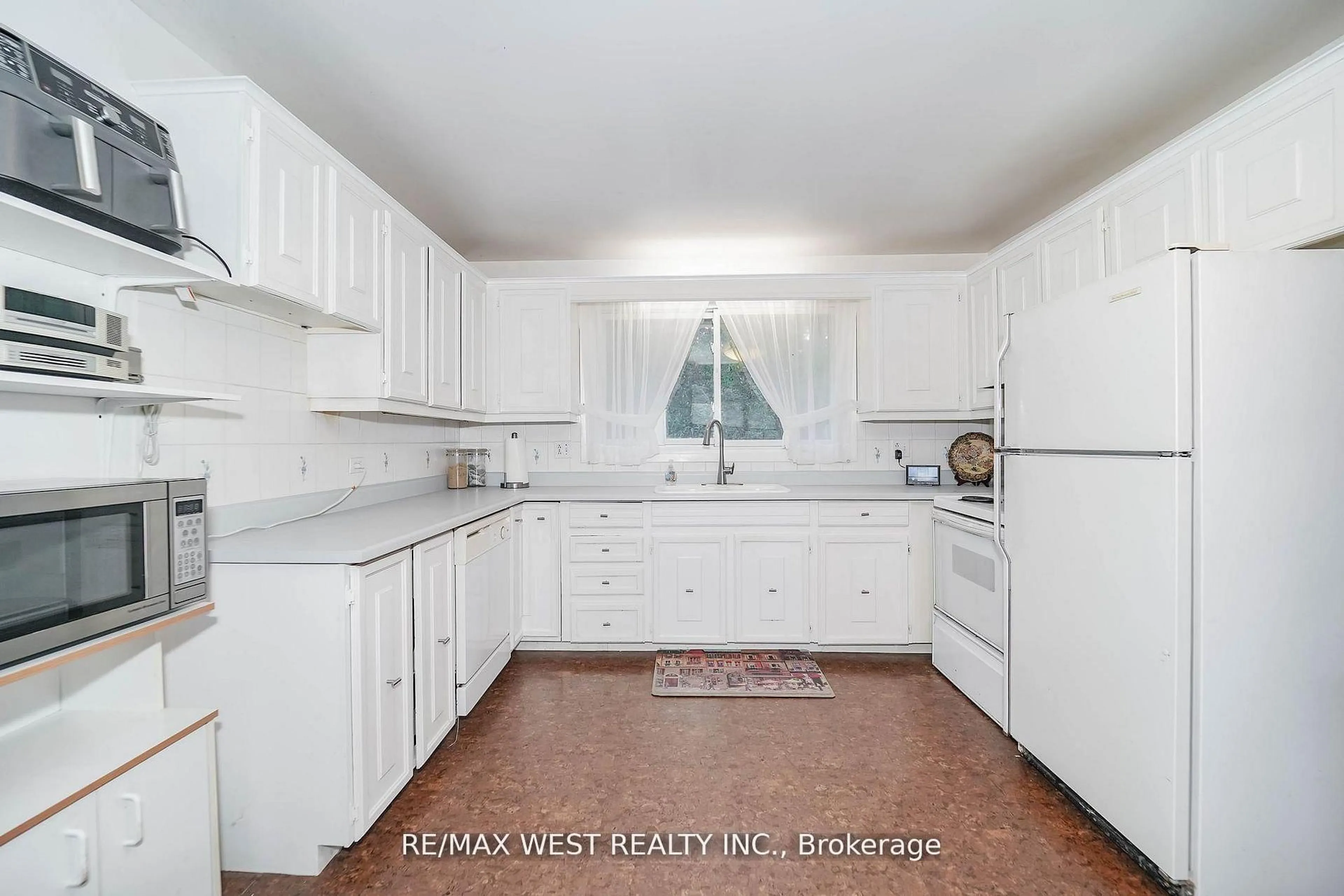 Standard kitchen, unknown for 5949 Concession 6 Rd, Uxbridge Ontario L9P 0L6