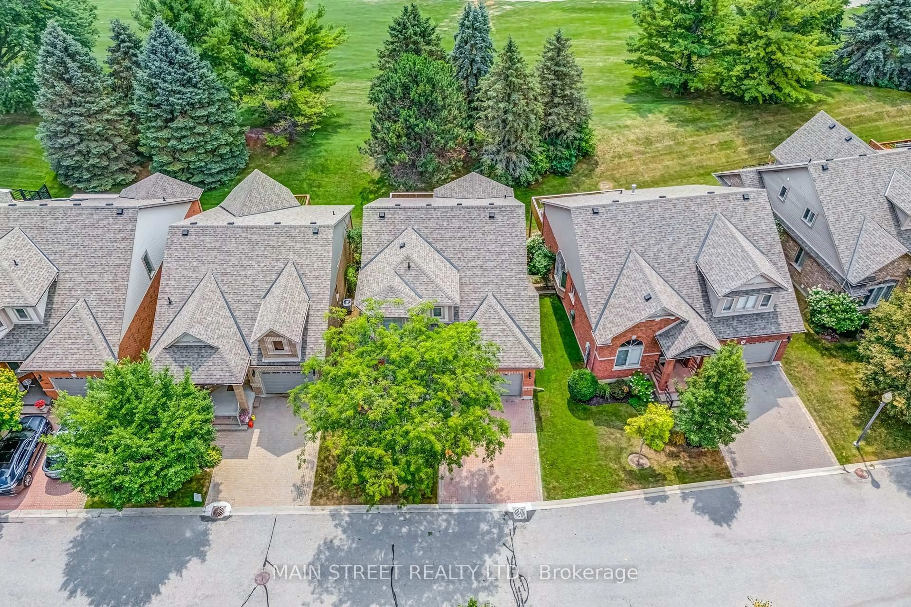 A pic from outside/outdoor area/front of a property/back of a property/a pic from drone, street for 40 Via Amici, New Tecumseth Ontario L9R 2B4