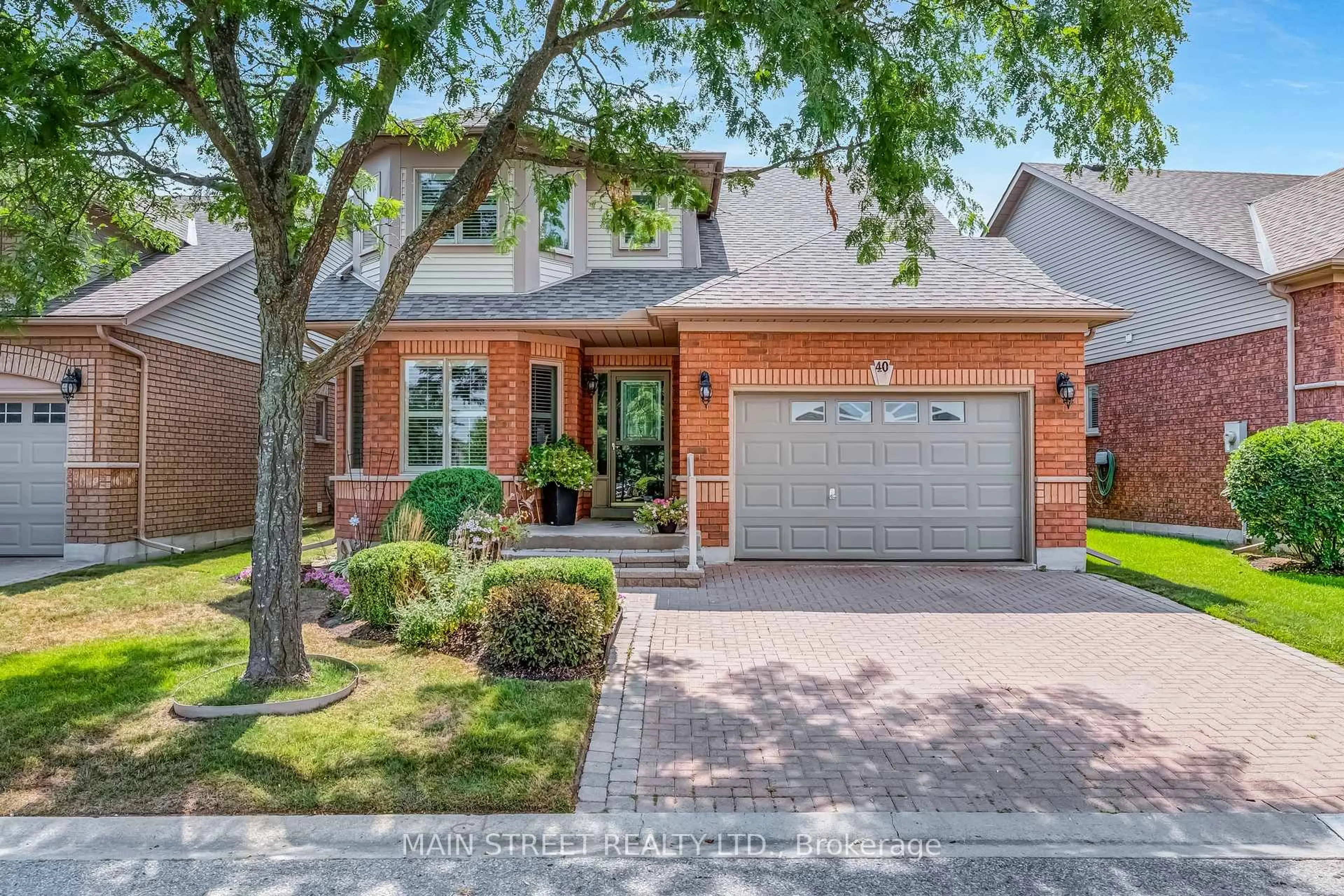 Home with brick exterior material, street for 40 Via Amici, New Tecumseth Ontario L9R 2B4