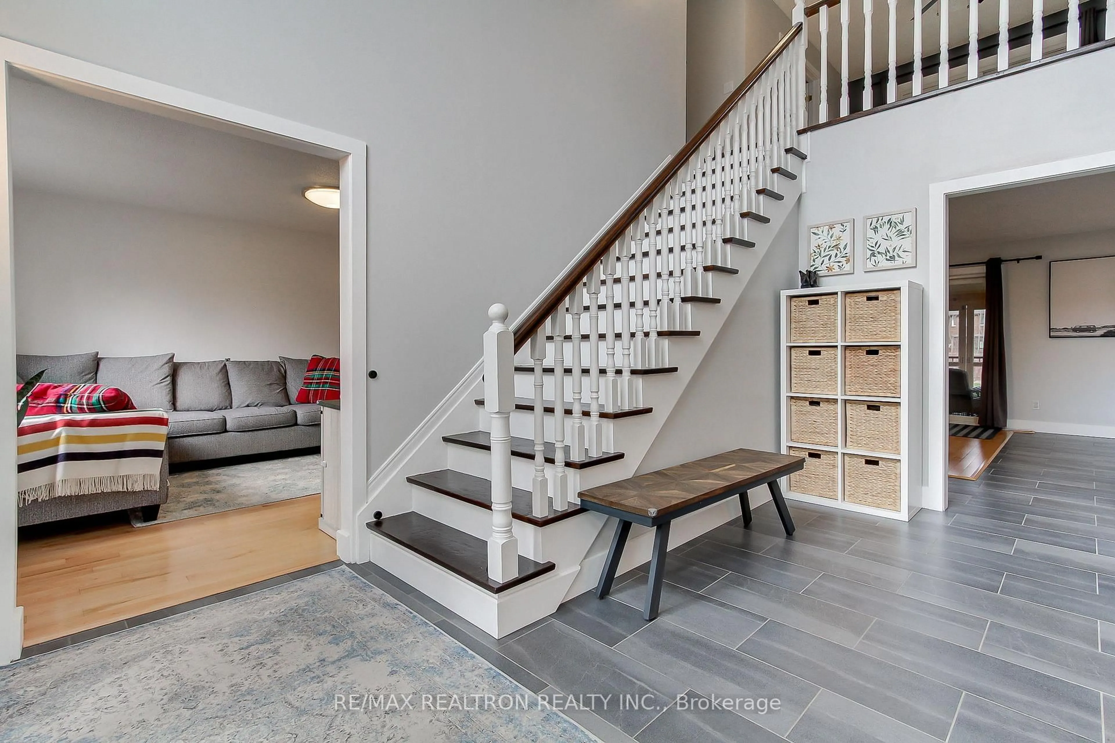 Stairs for 860 Blackwoods Ave, Innisfil Ontario L9S 1S8