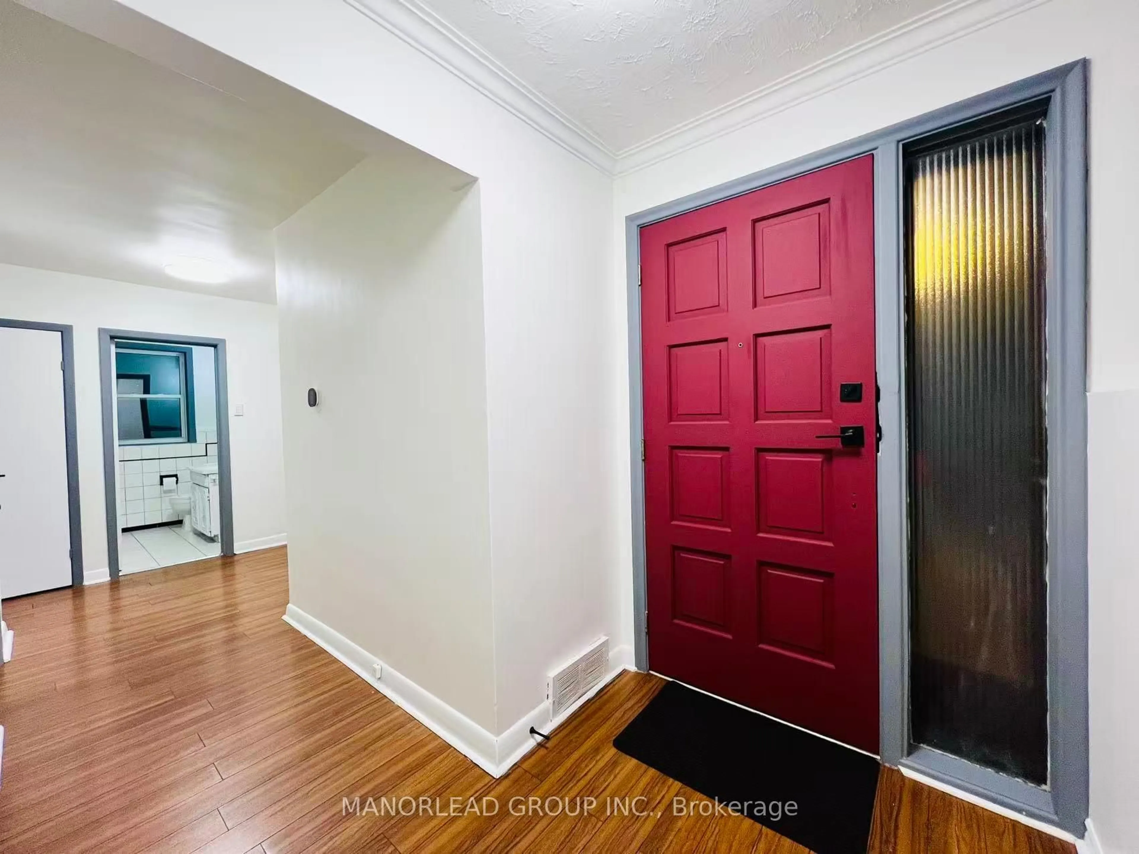 Indoor entryway for 90 Rockport Cres, Richmond Hill Ontario L4C 2L8