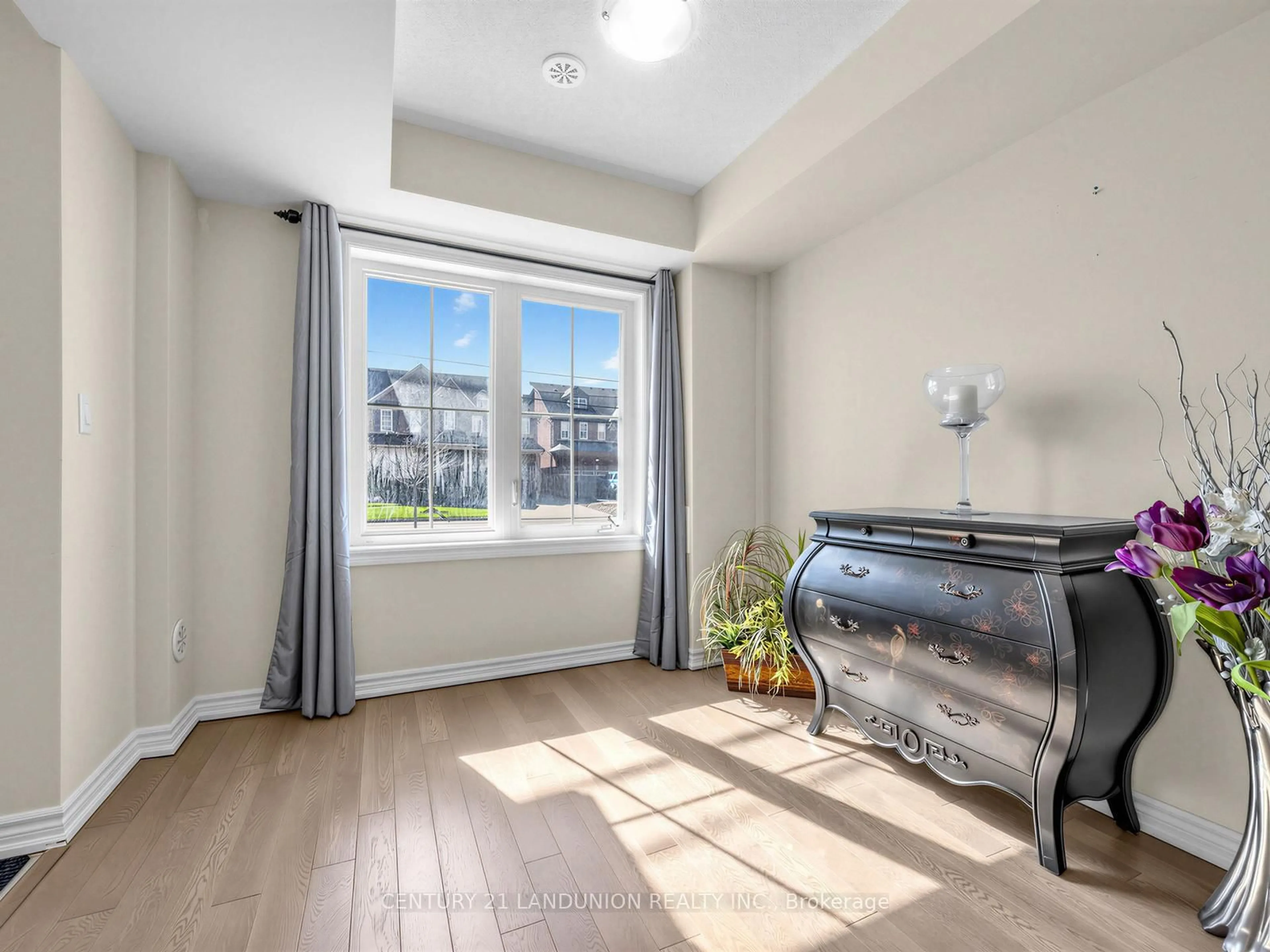 A pic of a room for 10941 Victoria Square Blvd, Markham Ontario L6C 0Z3