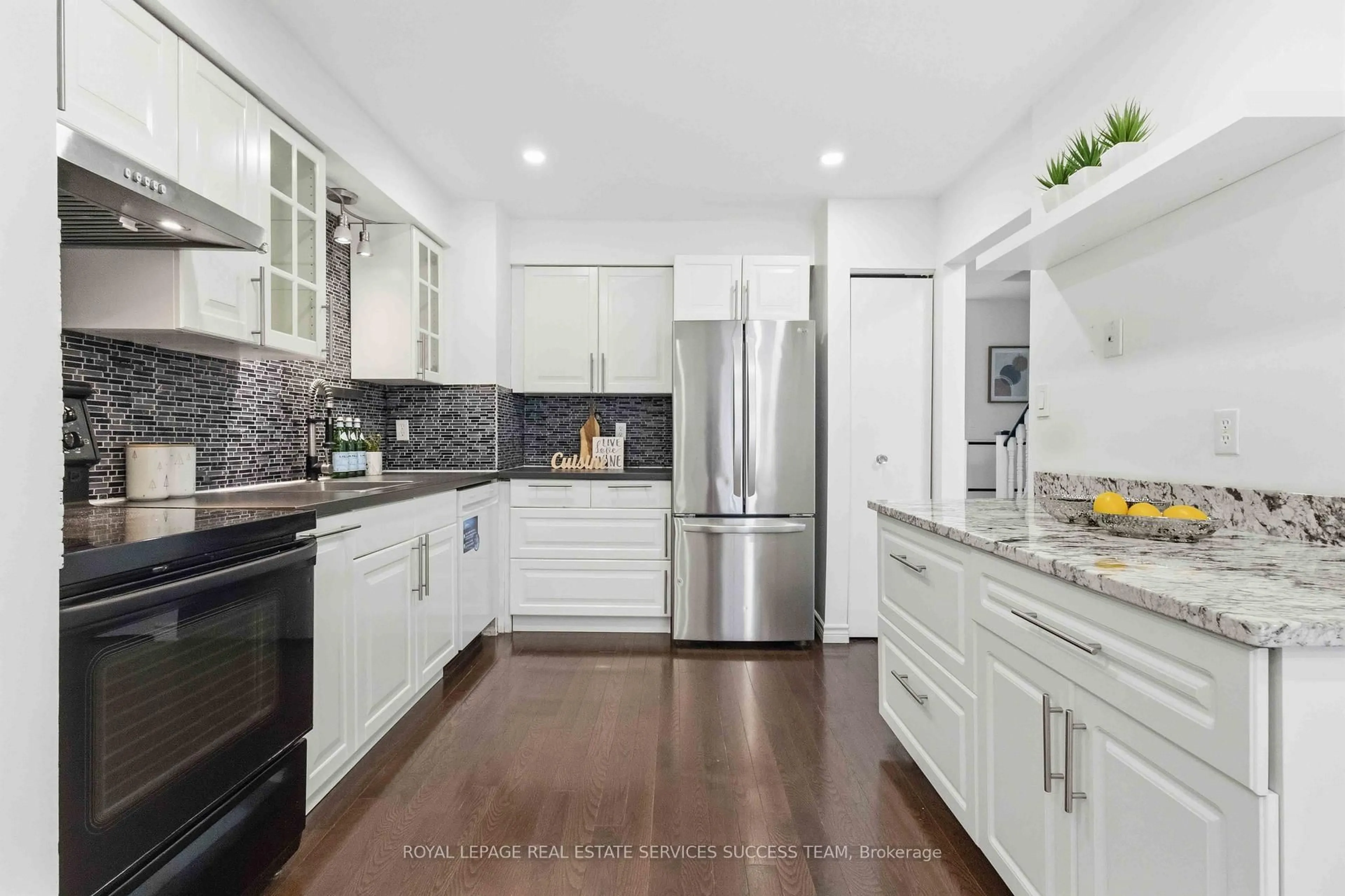 Contemporary kitchen, ceramic/tile floor for 31 Thatcher's Mill Way, Markham Ontario L3P 3T2