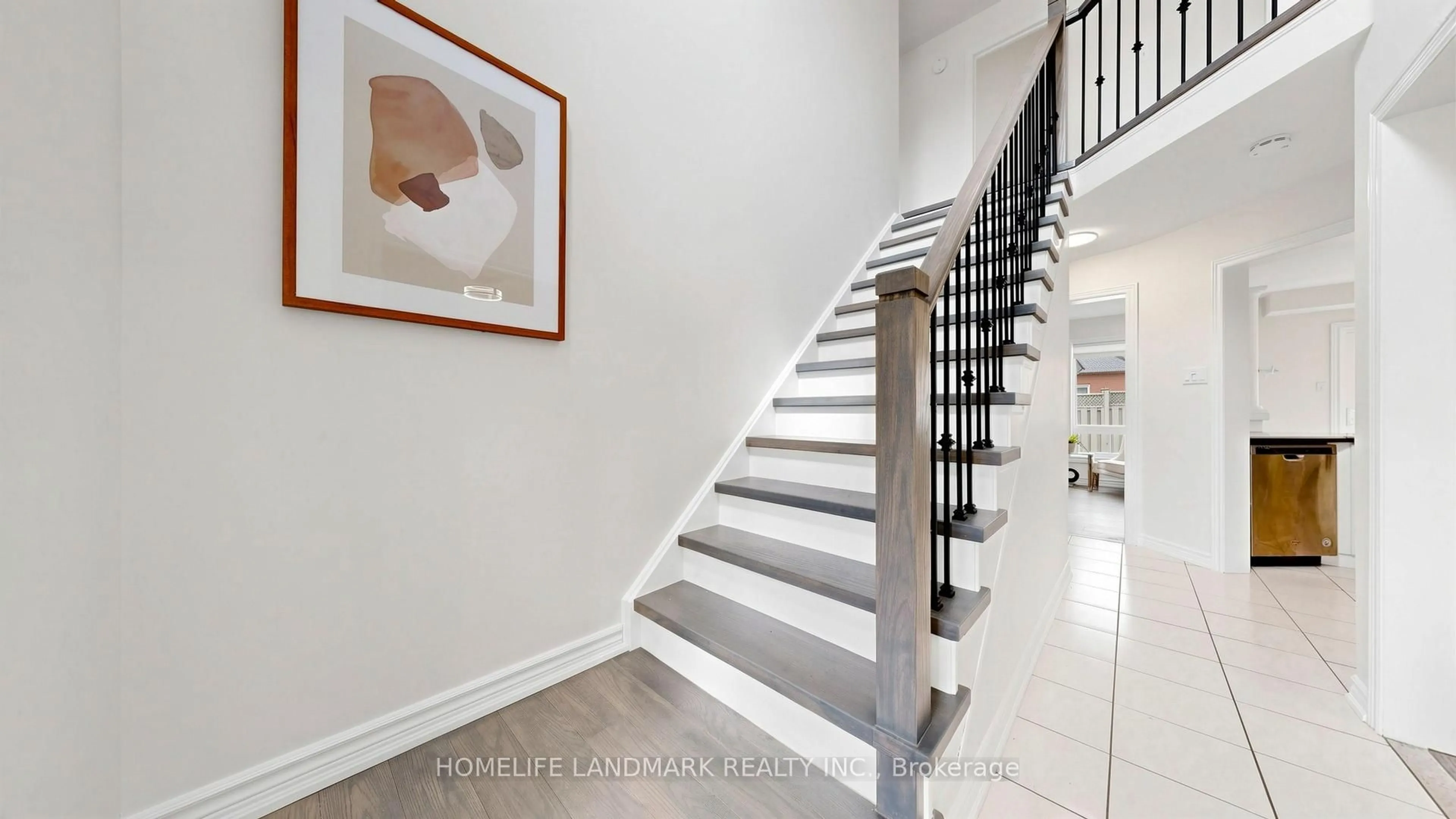 Stairs for 186 Tierra Ave, Vaughan Ontario L6A 3H7