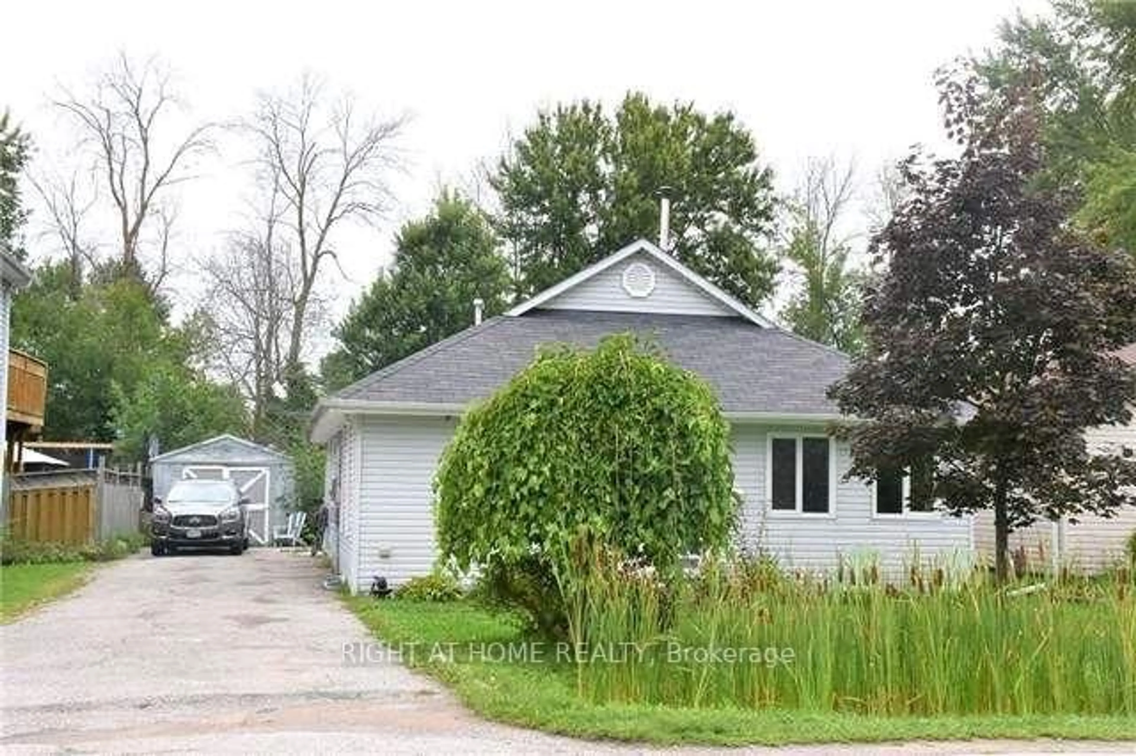 Unknown for 230 Bayview Ave, Georgina Ontario L4P 2T2