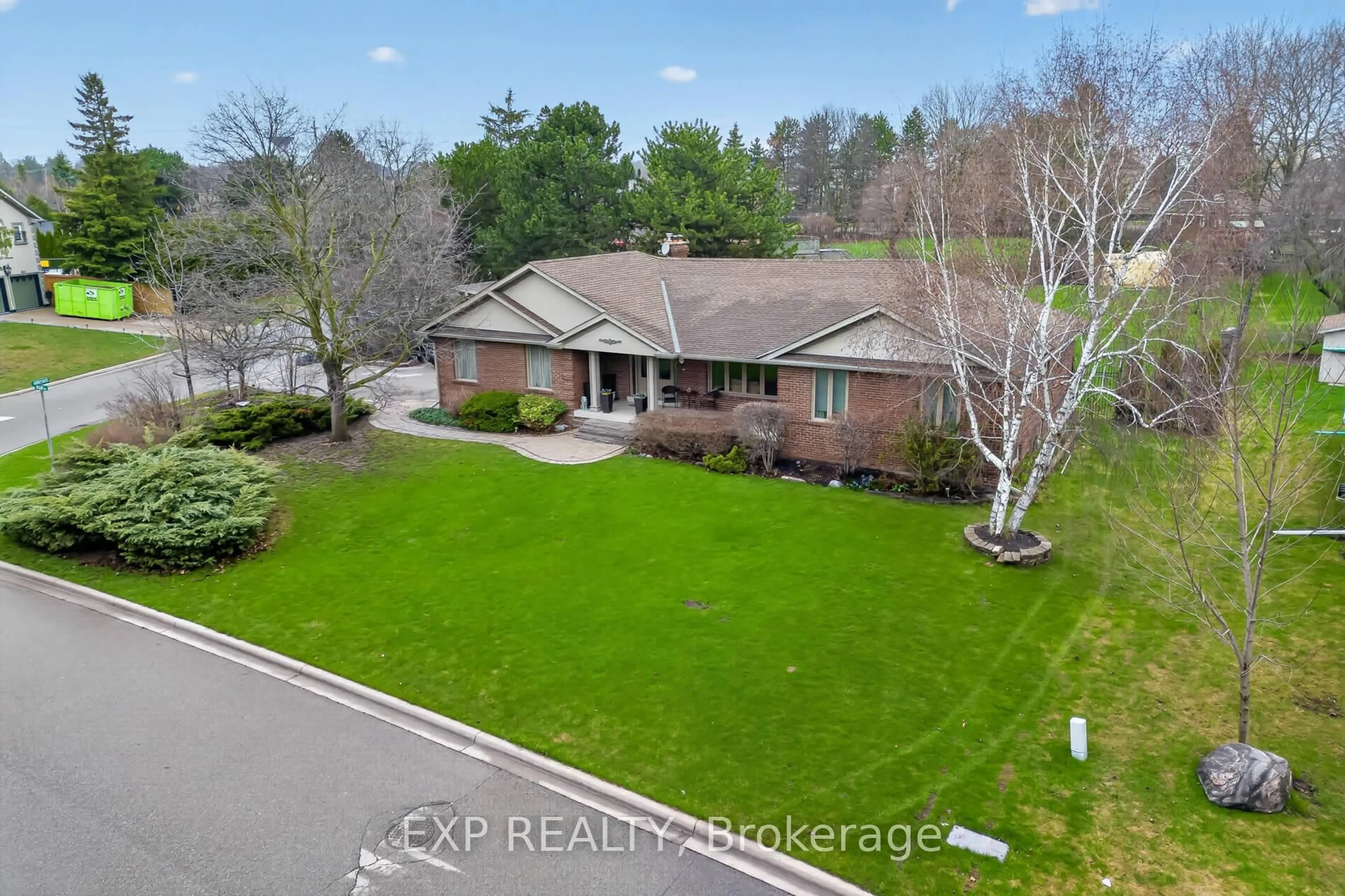 A pic from outside/outdoor area/front of a property/back of a property/a pic from drone, water/lake/river/ocean view for 124 Ellis Ave, King Ontario L0G 1N0