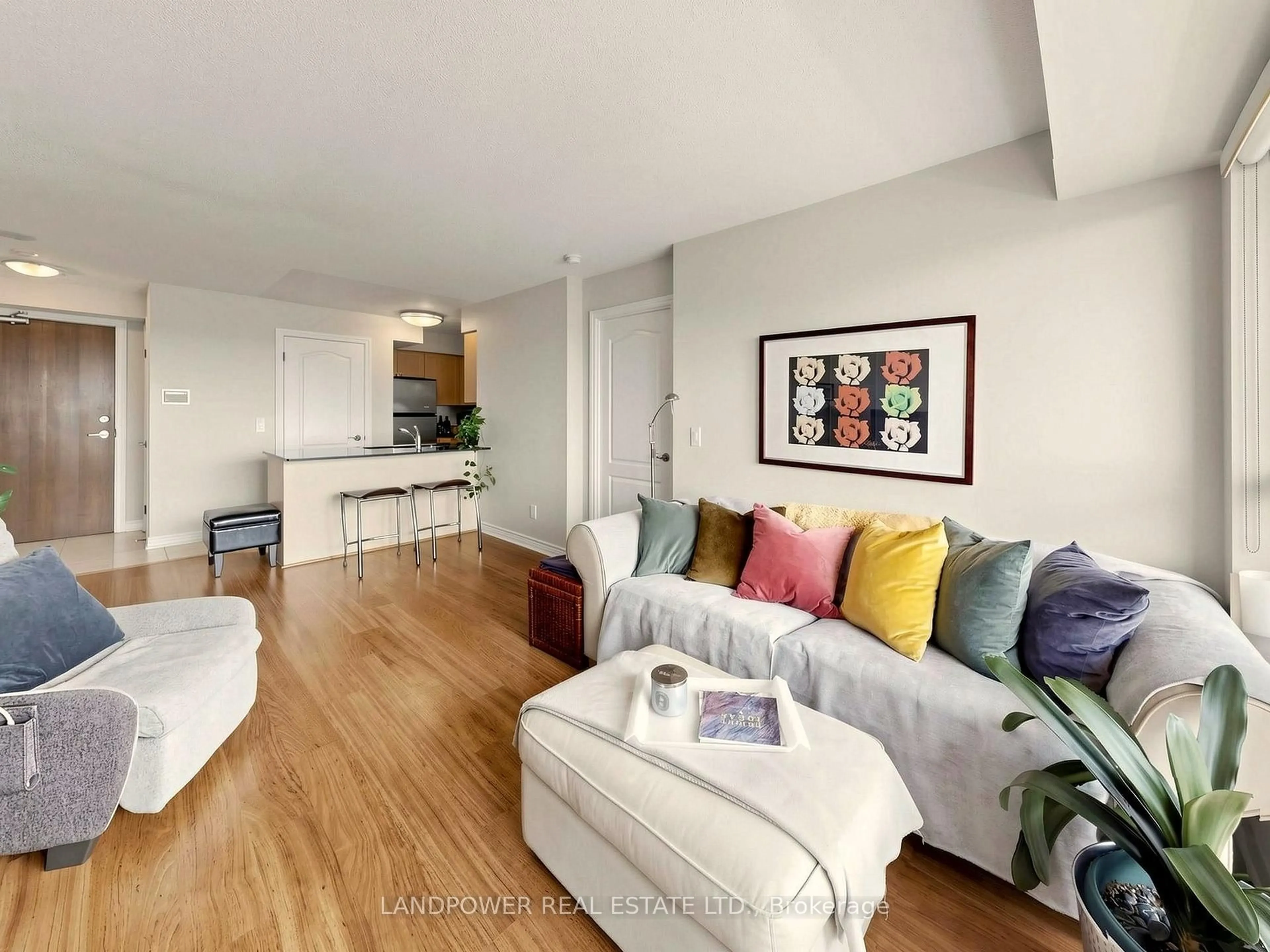 Living room with furniture, unknown for 15 North Park Rd #1116, Vaughan Ontario L4J 0C9