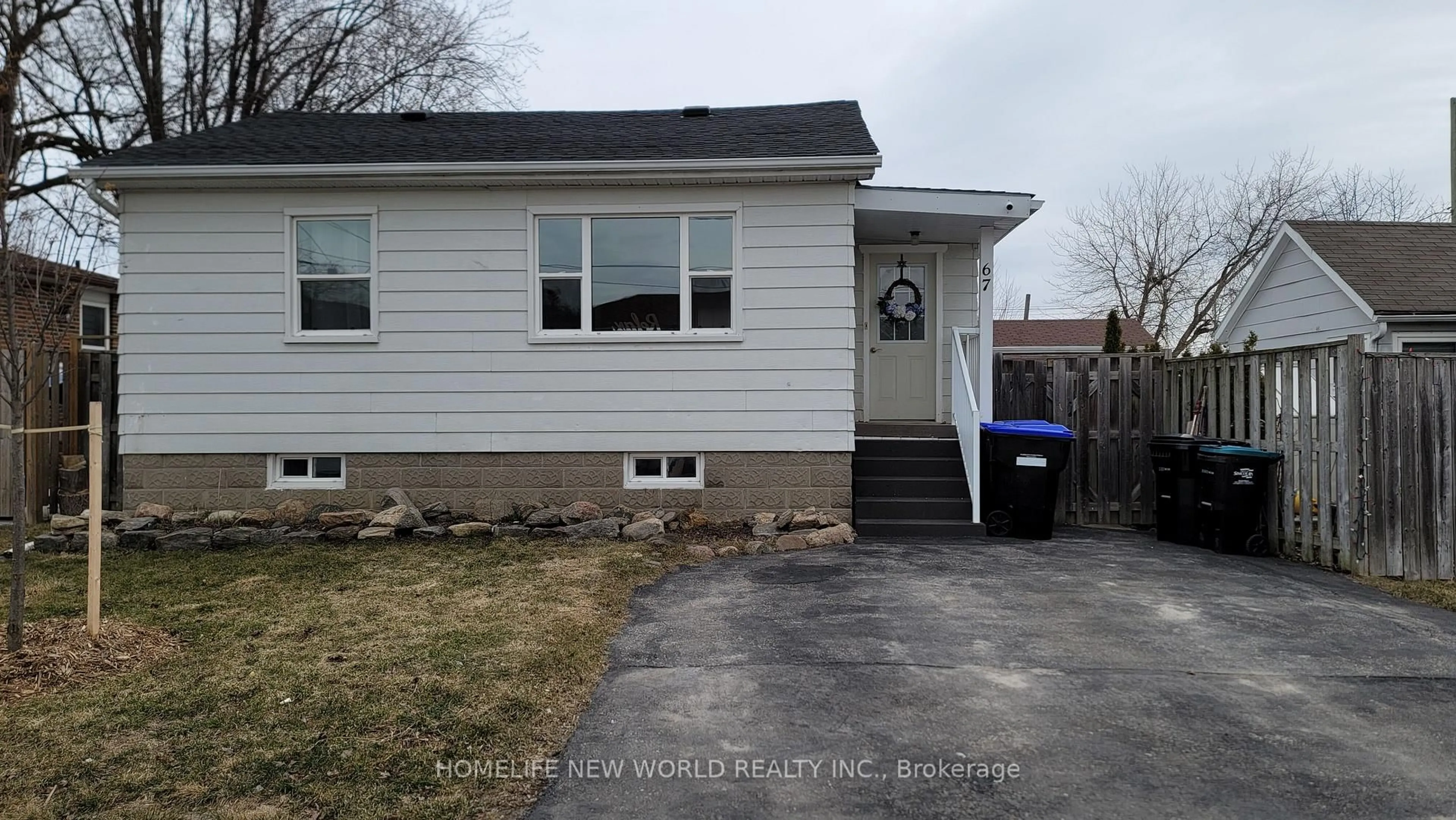 Home with vinyl exterior material, street for 67 Bingham St, Bradford West Gwillimbury Ontario L3Z 1X3