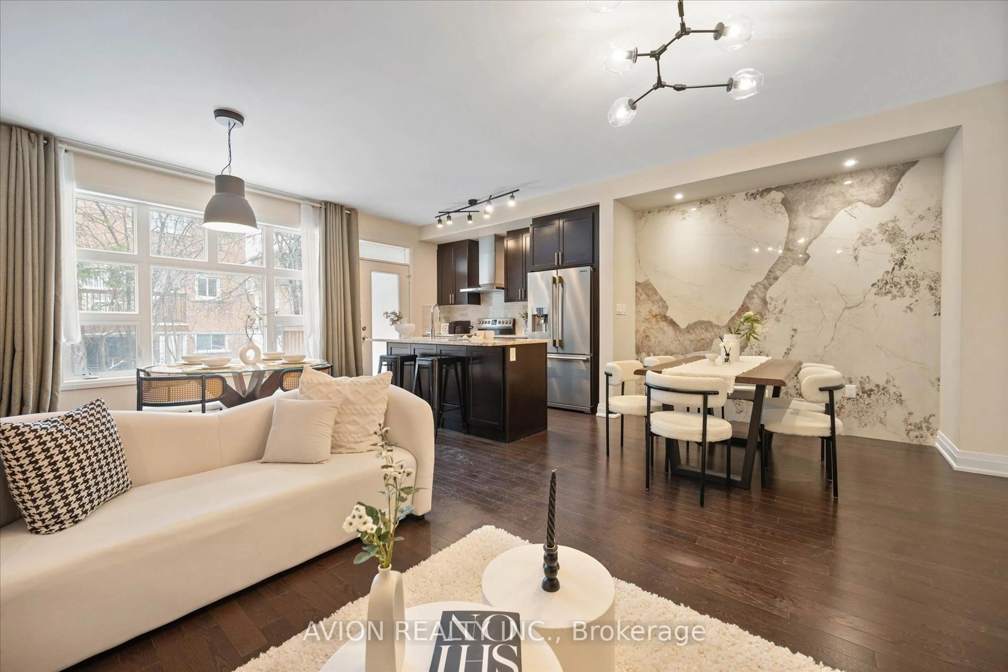 Open concept kitchen, unknown for 42 Causland Lane, Richmond Hill Ontario L4S 0G5