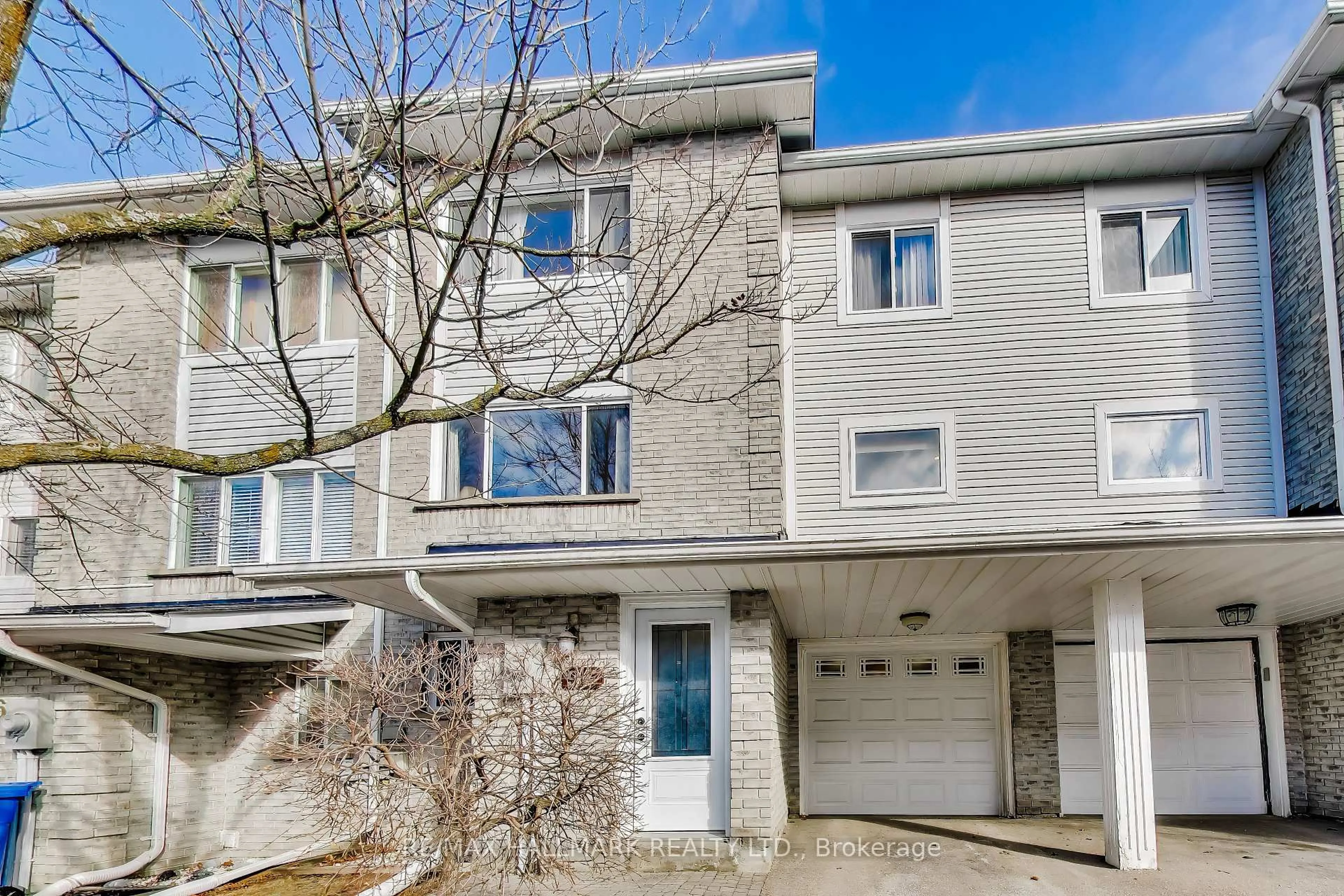 Unknown for 94 William Curtis Circ, Newmarket Ontario L3Y 8L6