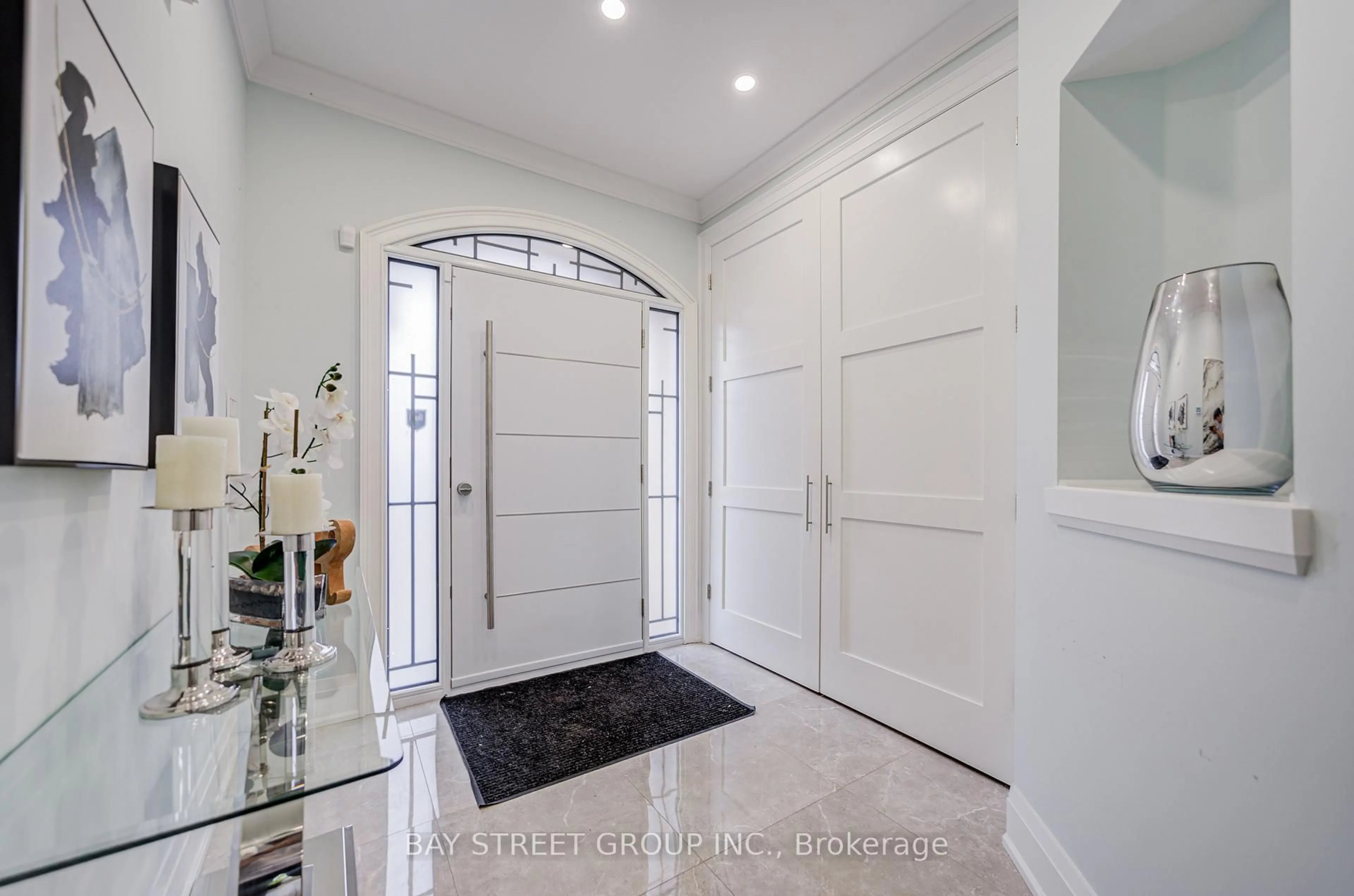 Indoor entryway for 48 Cozens Dr, Richmond Hill Ontario L4E 4W6