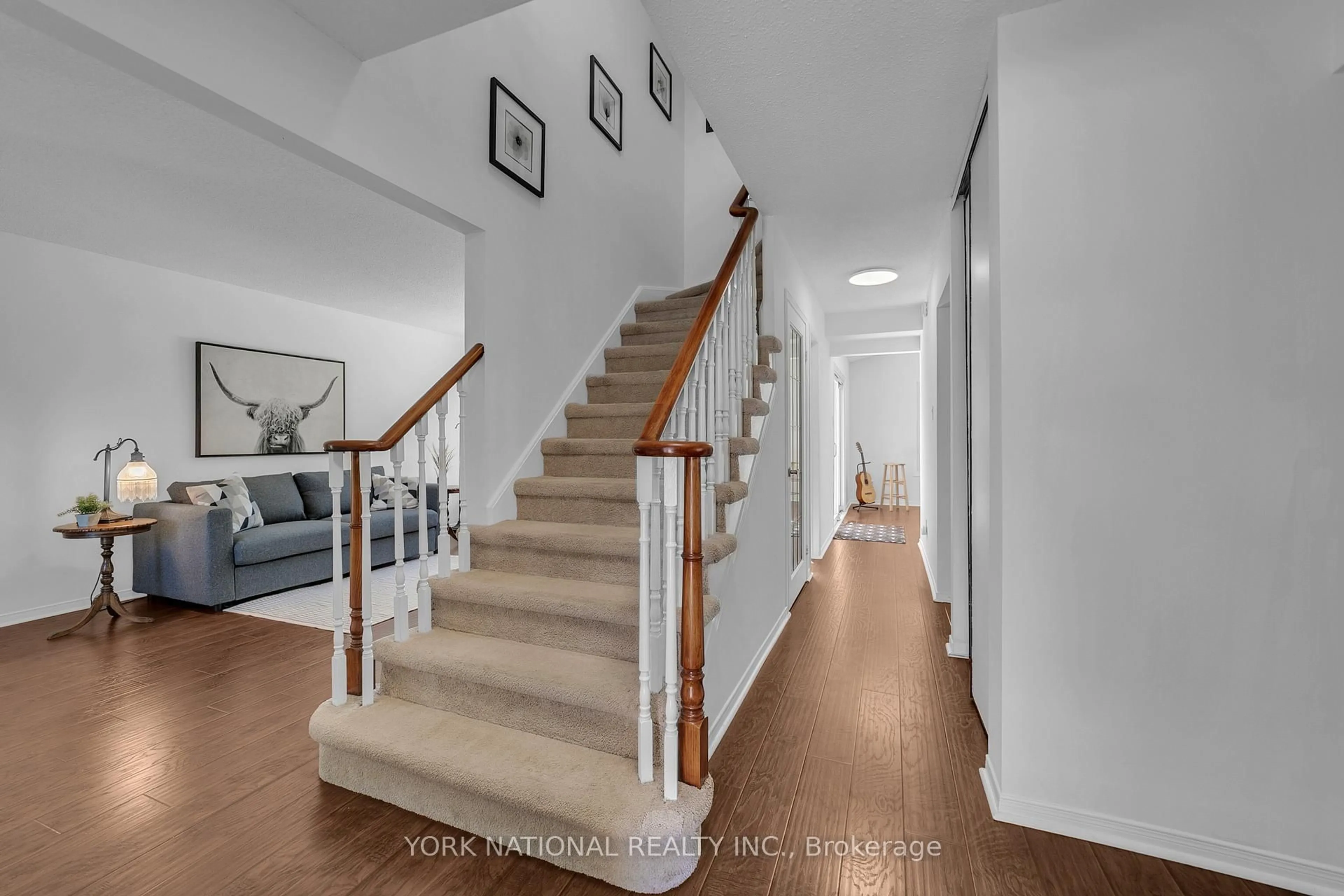 Unknown for 1 Eves Crt, Newmarket Ontario L3Y 7P8