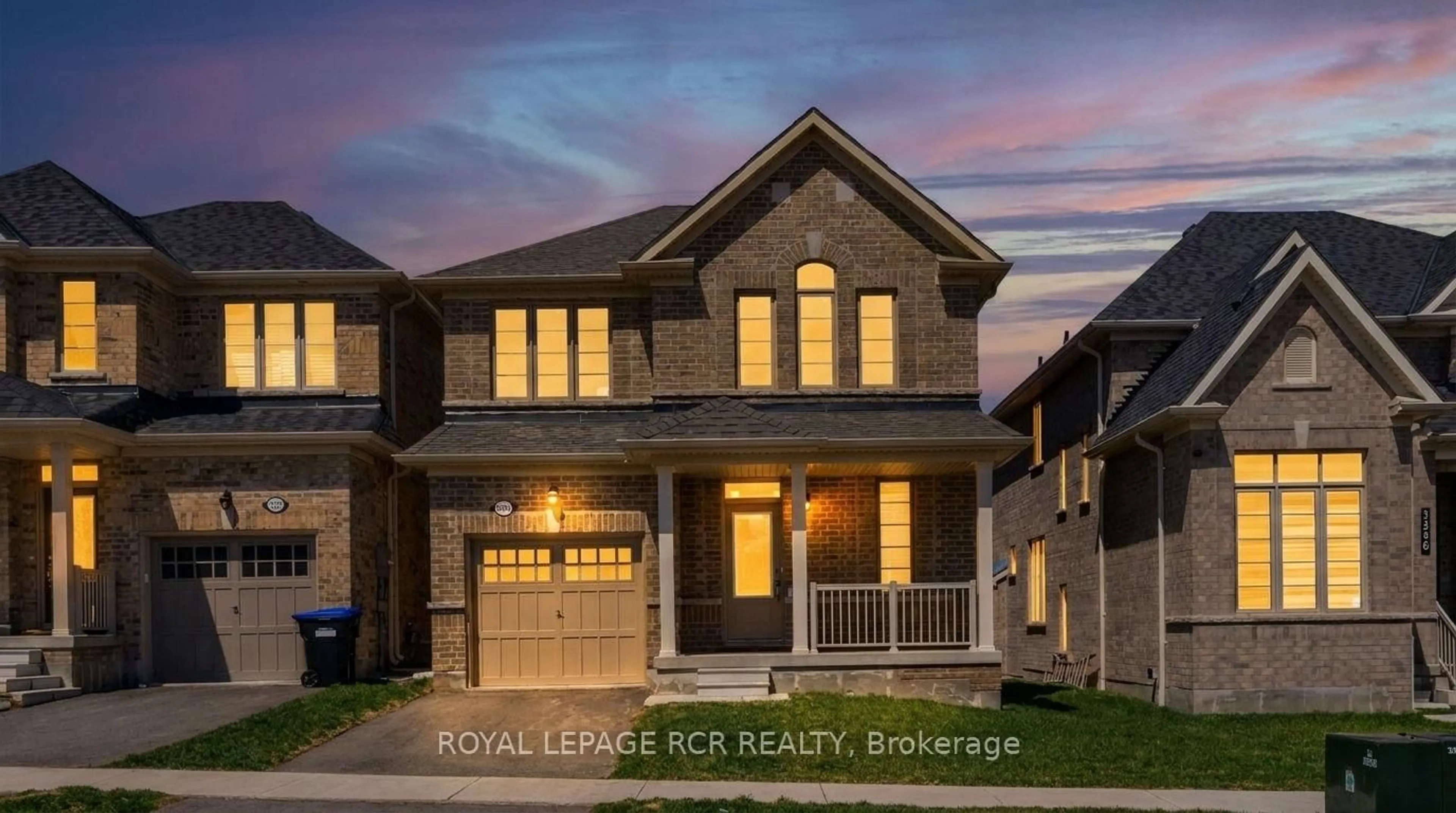 Home with brick exterior material, street for 1350 Davis Loop, Innisfil Ontario L0L 1W0