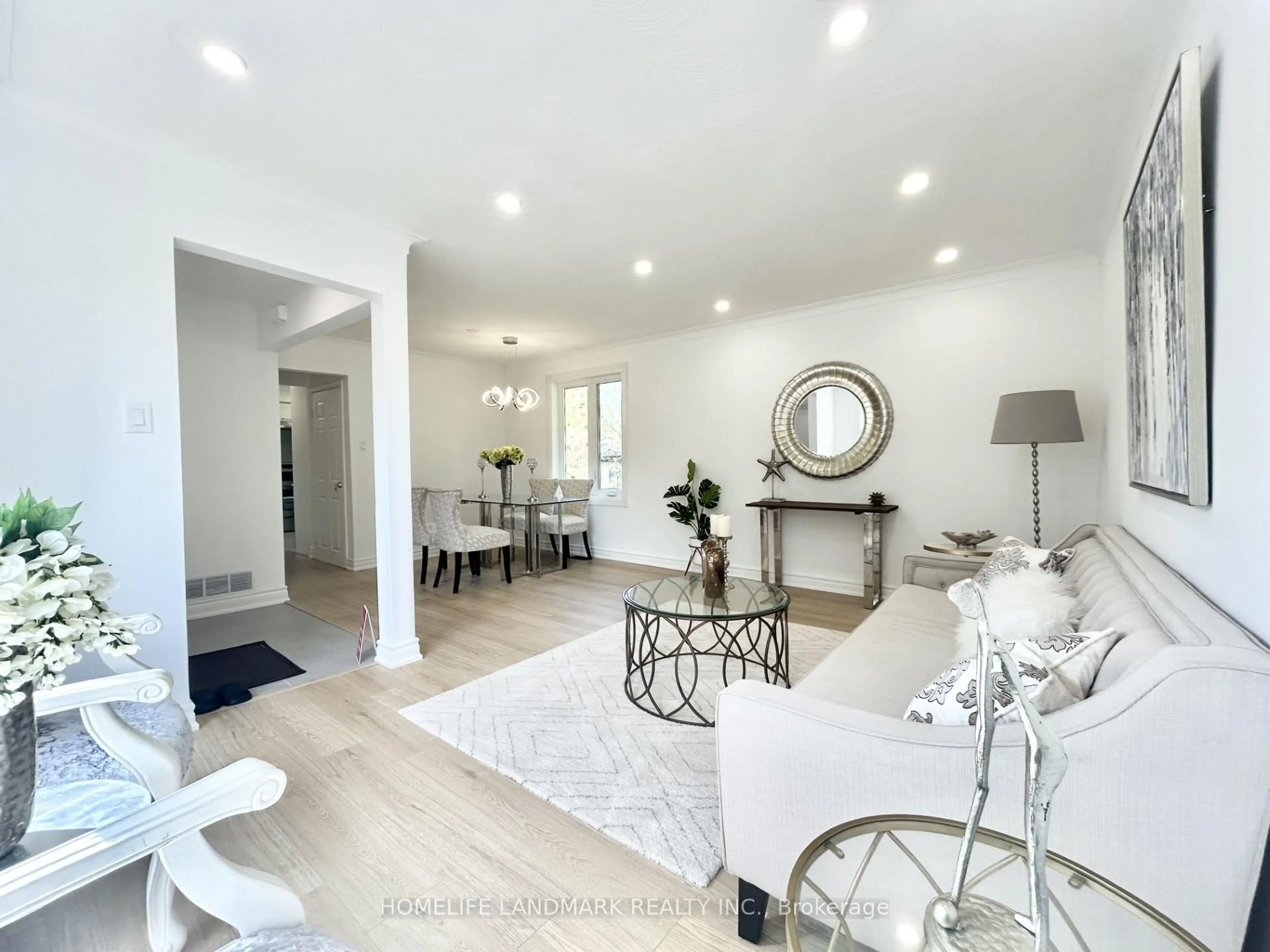 Unknown for 323 Elmwood Ave, Richmond Hill Ontario L4C 1L7