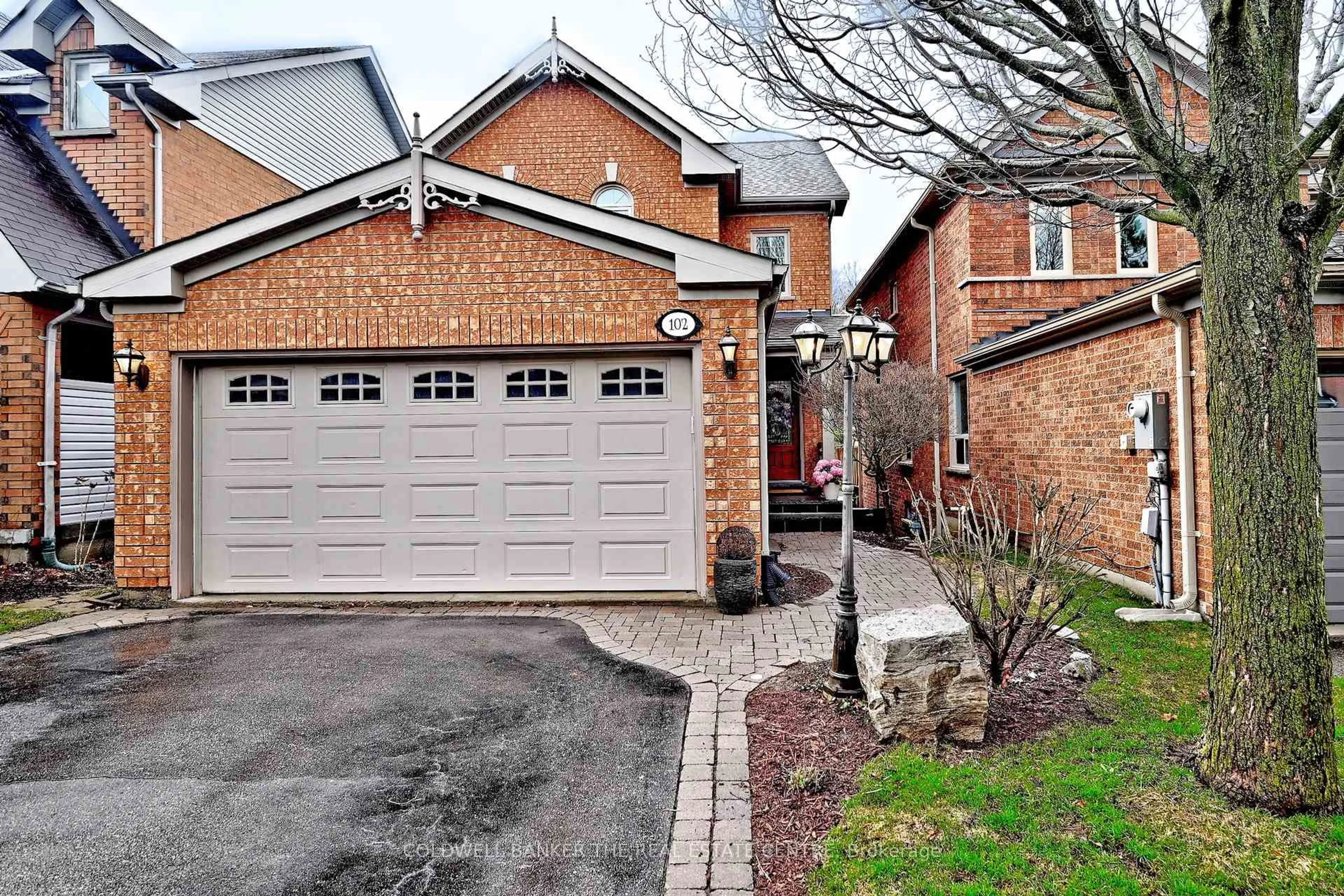 Home with brick exterior material, street for 102 Deerglen Terr, Aurora Ontario L4G 6Y3