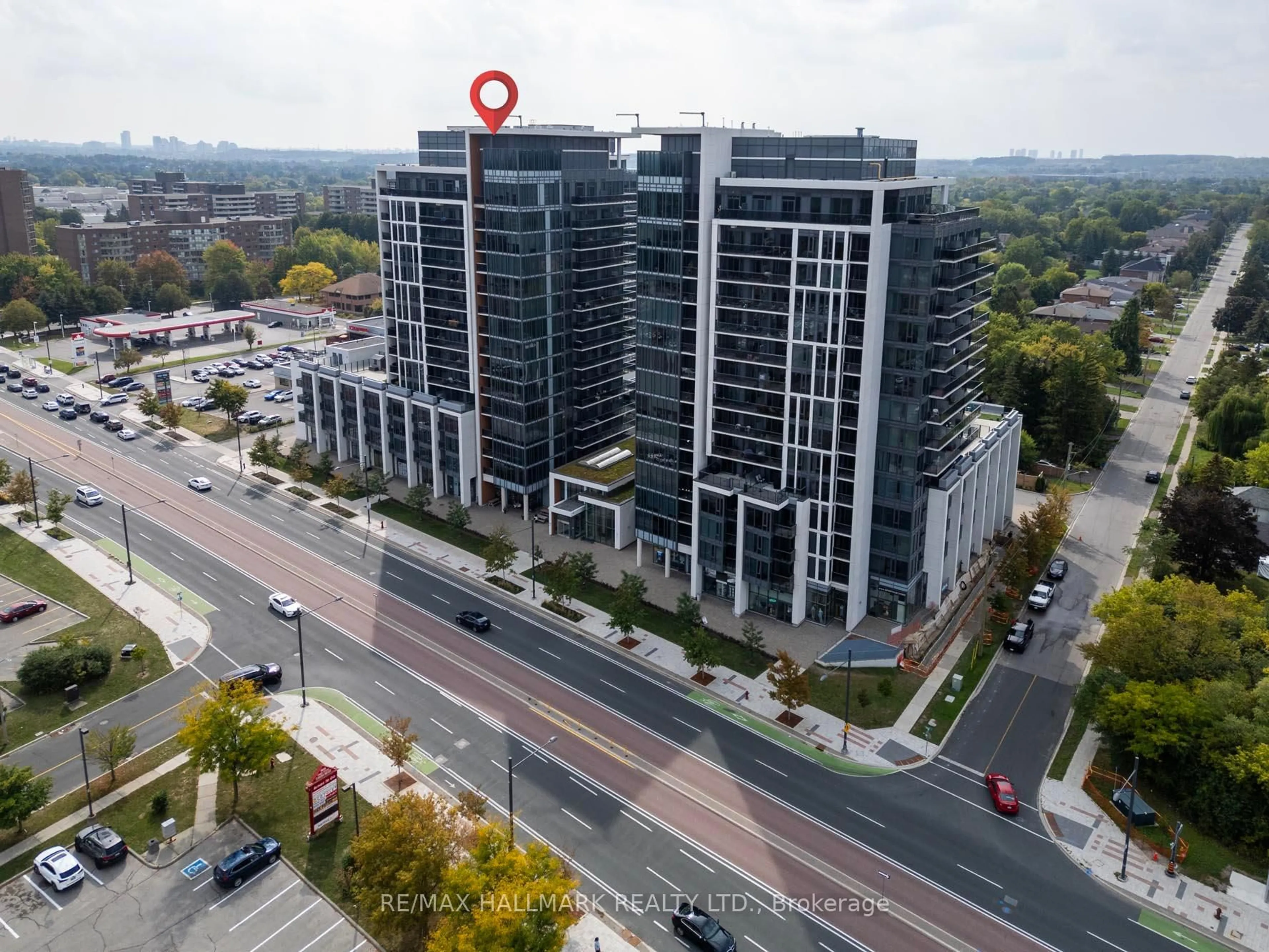 A pic from outside/outdoor area/front of a property/back of a property/a pic from drone, city buildings view from balcony for 9600 Yonge St #PH6, Richmond Hill Ontario L4C 0X3