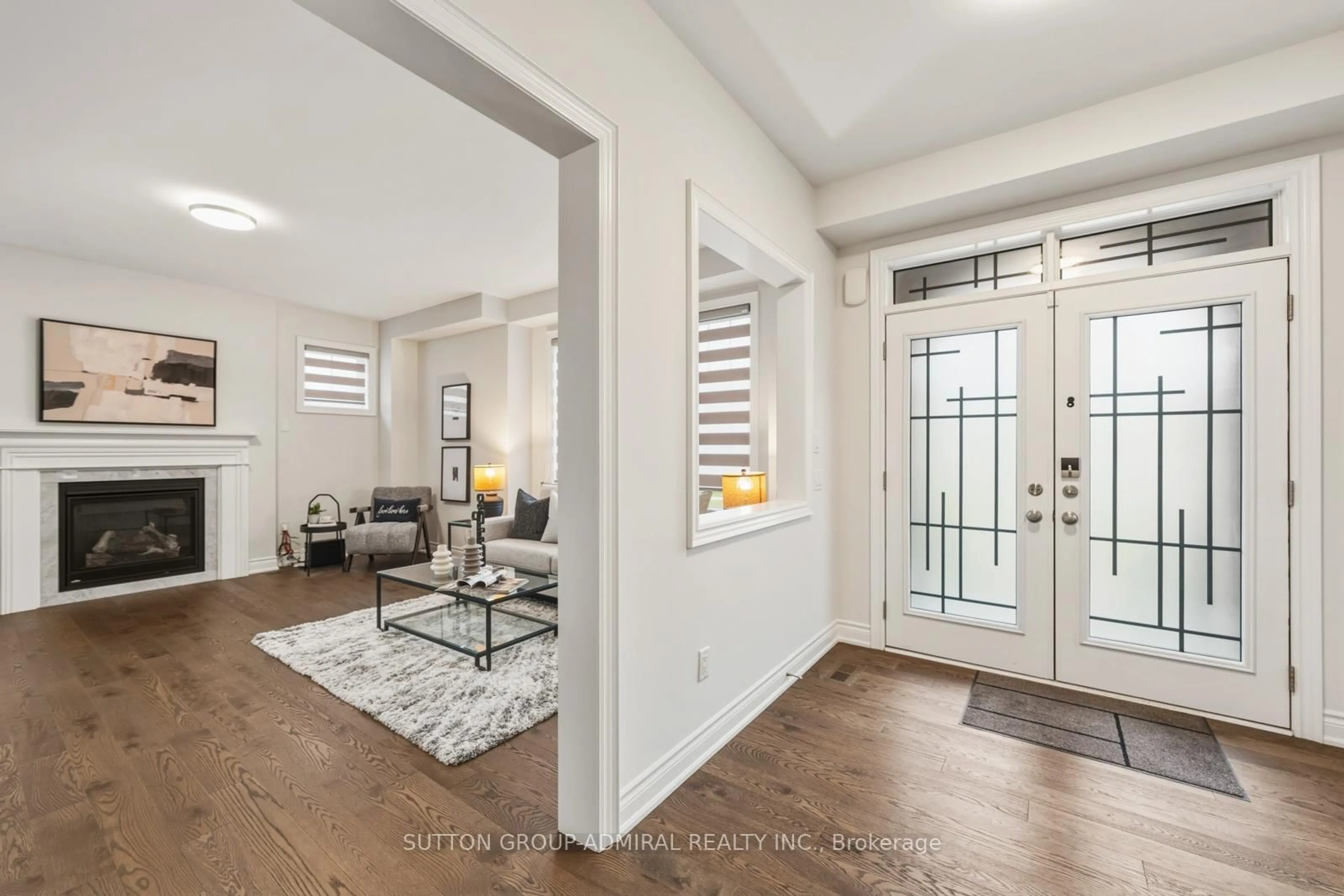 Indoor entryway for 2 William Luck Ave, East Gwillimbury Ontario L9N 0S1