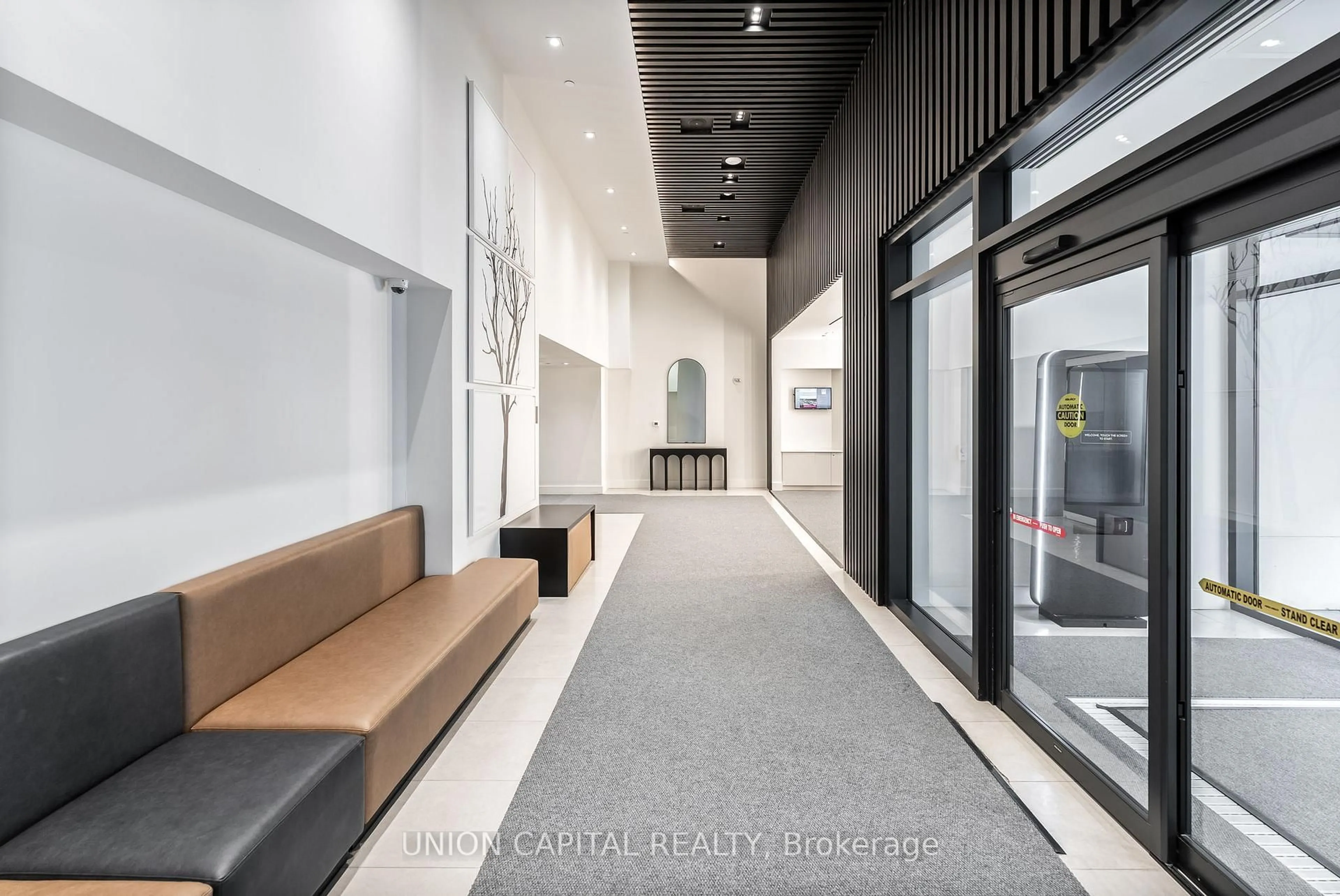 Indoor foyer for 3 Rosewater St #601W, Richmond Hill Ontario L4C 5T6