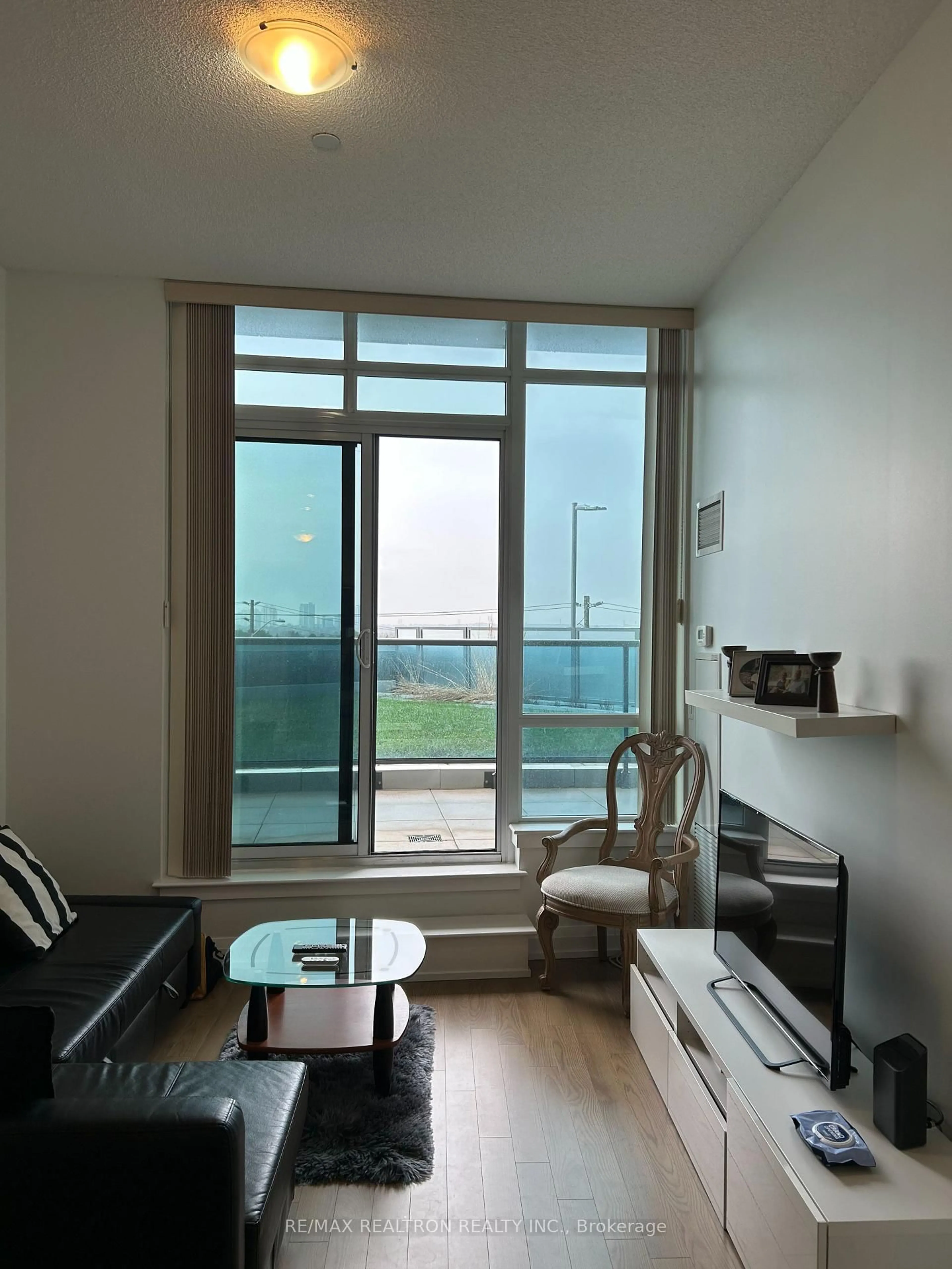 A pic of a room for 7161 Yonge St #322, Markham Ontario L3T 0C8