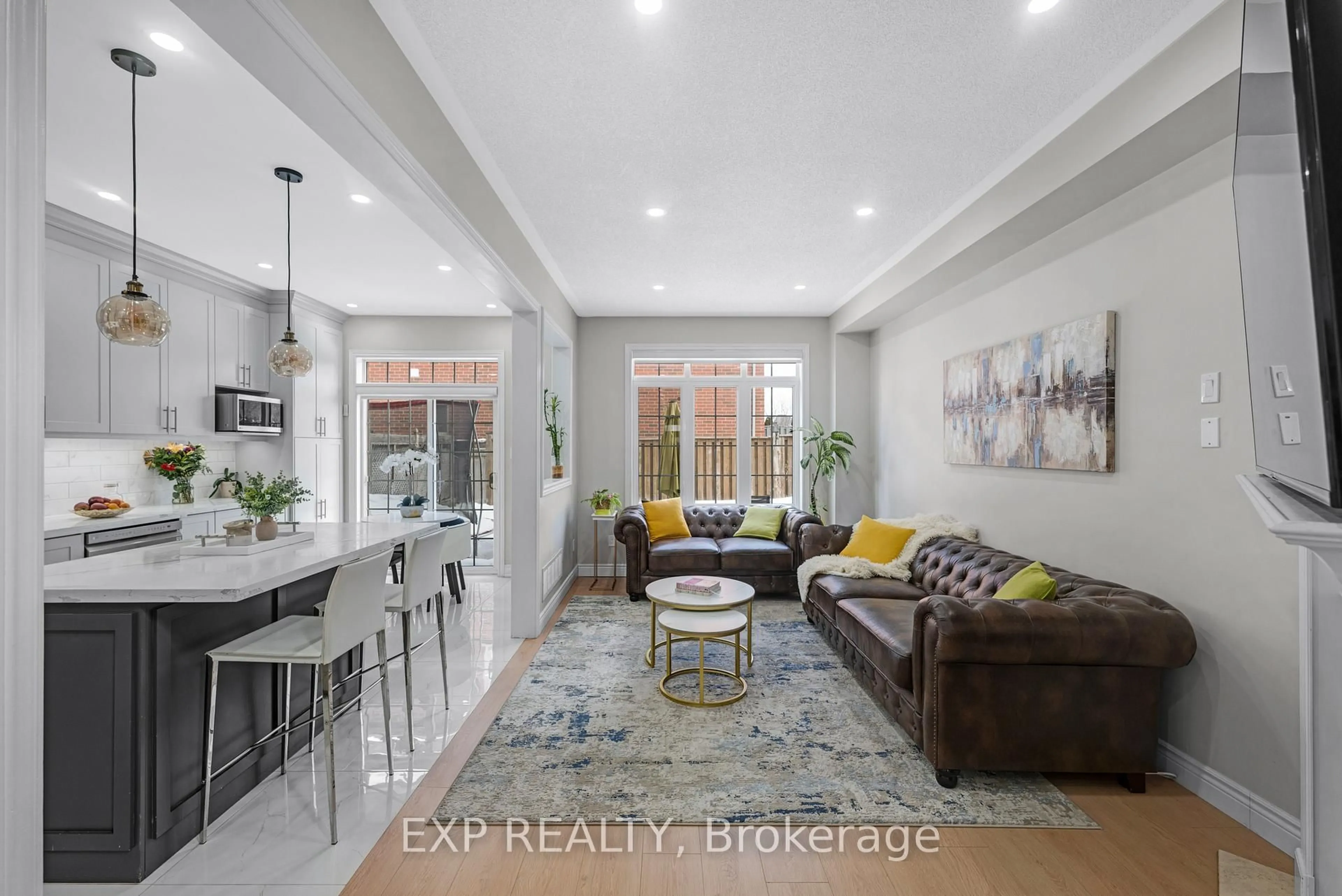 Living room with furniture, ceramic/tile floor for 565 Foxcroft Blvd, Newmarket Ontario L3X 3L6