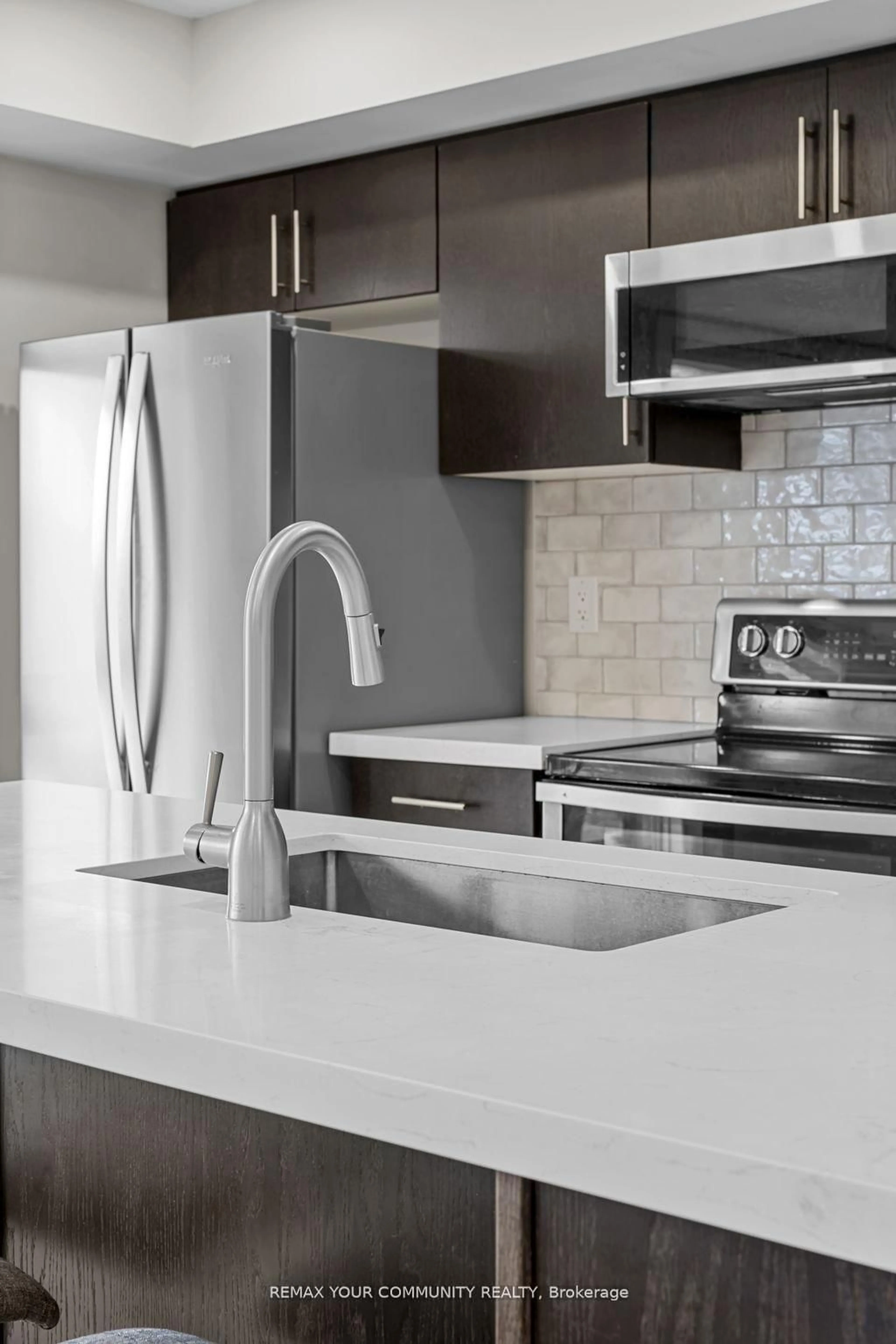 Unknown for 2 Westmeath Lane #2112, Markham Ontario L6B 1N5