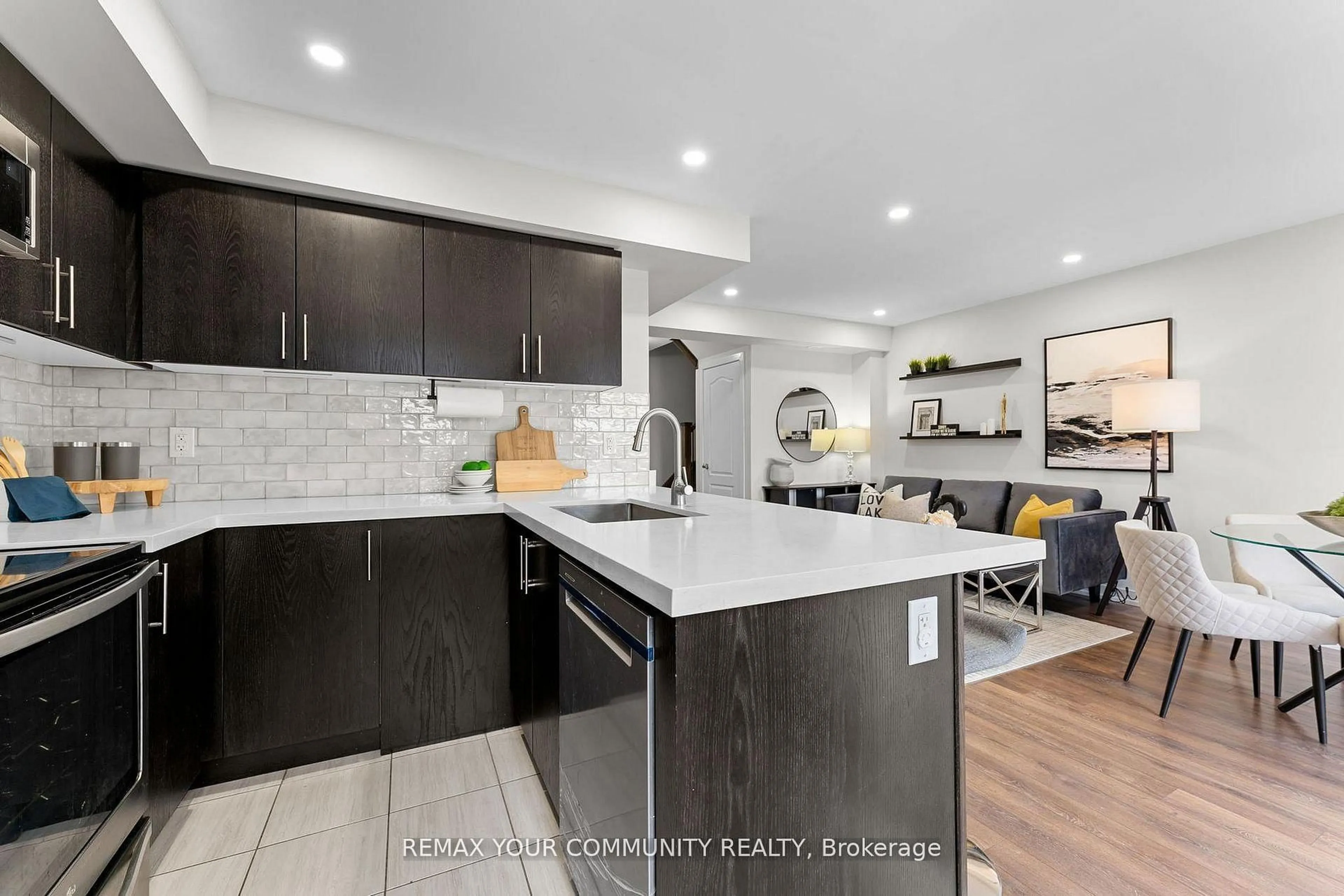 Open concept kitchen, ceramic/tile floor for 2 Westmeath Lane #2112, Markham Ontario L6B 1N5