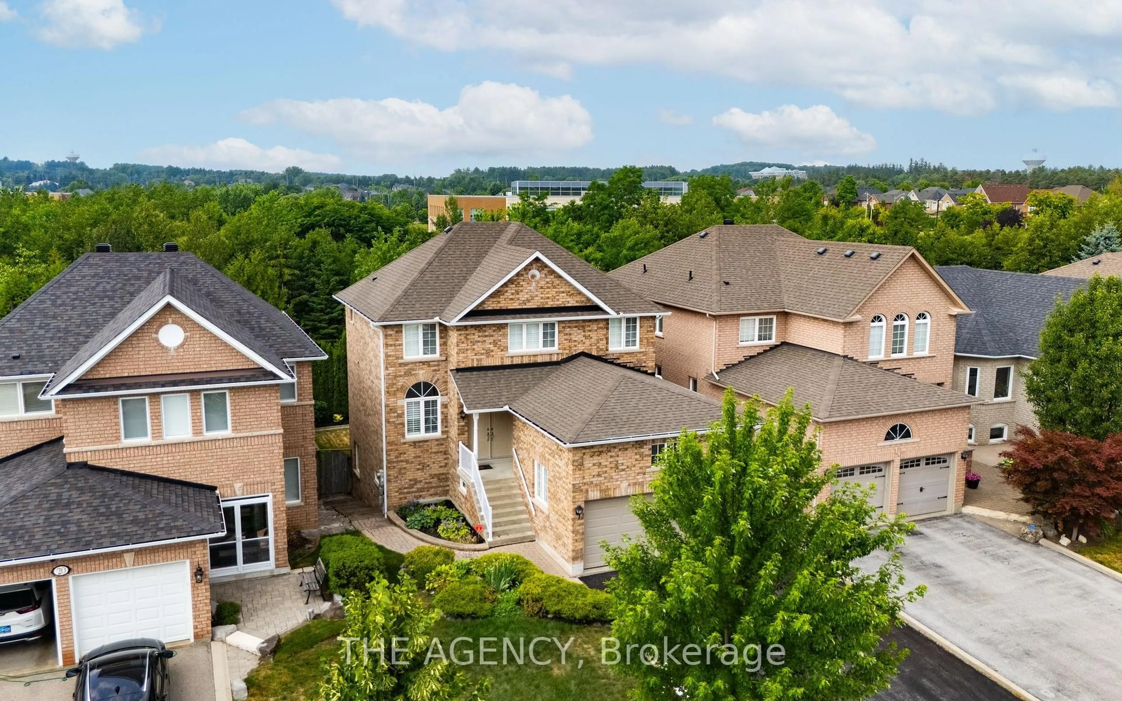 A pic from outside/outdoor area/front of a property/back of a property/a pic from drone, city buildings view from balcony for 18 Wildflower Dr, Richmond Hill Ontario L4E 3Y5