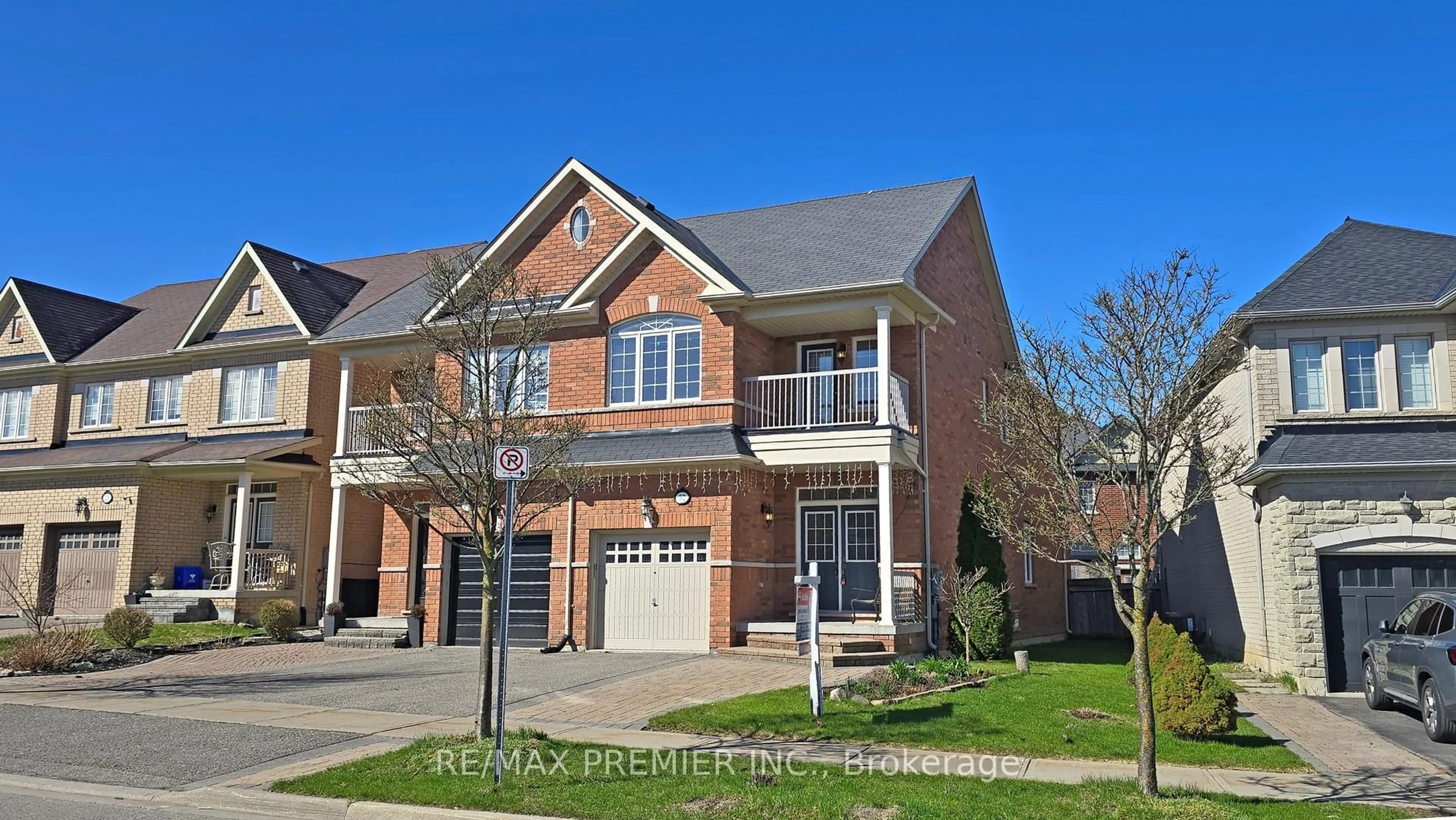 Home with brick exterior material, street for 32 Blue Grouse Rd, Vaughan Ontario L6A 4B9