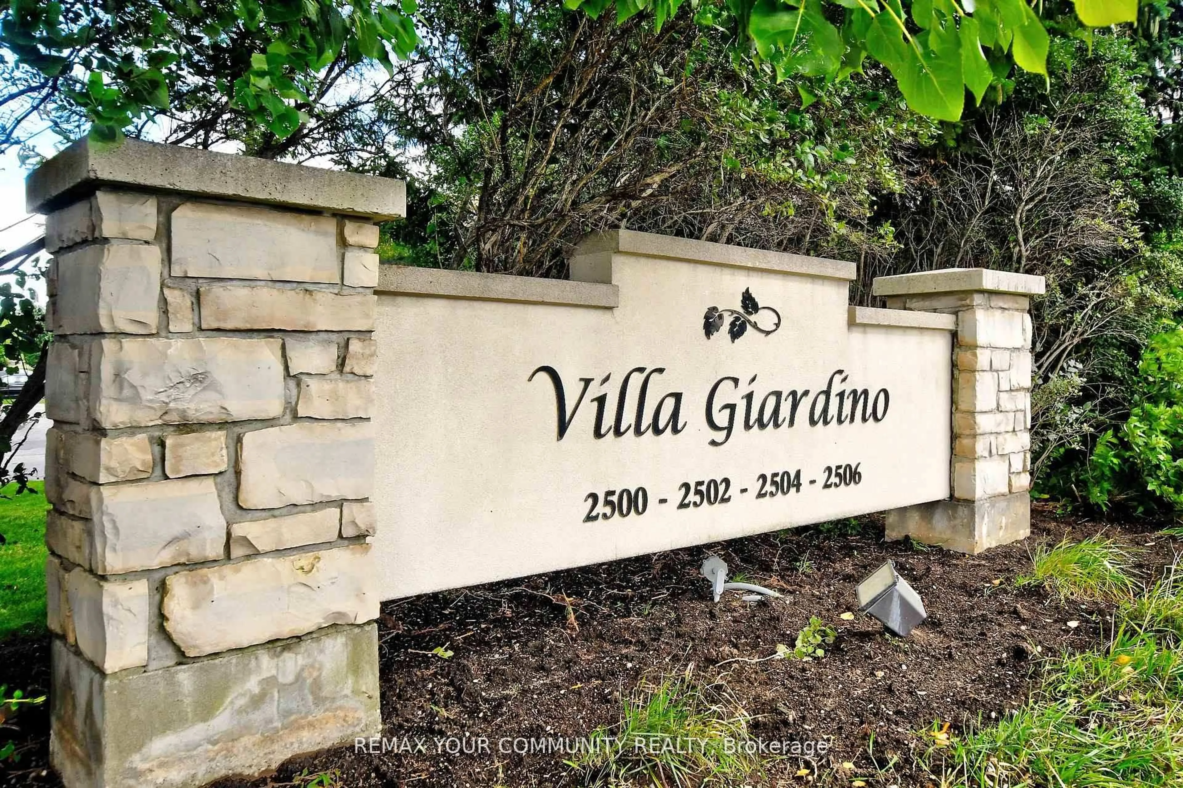 Unknown for 2500 Rutherford Rd #502, Vaughan Ontario L4K 5N7