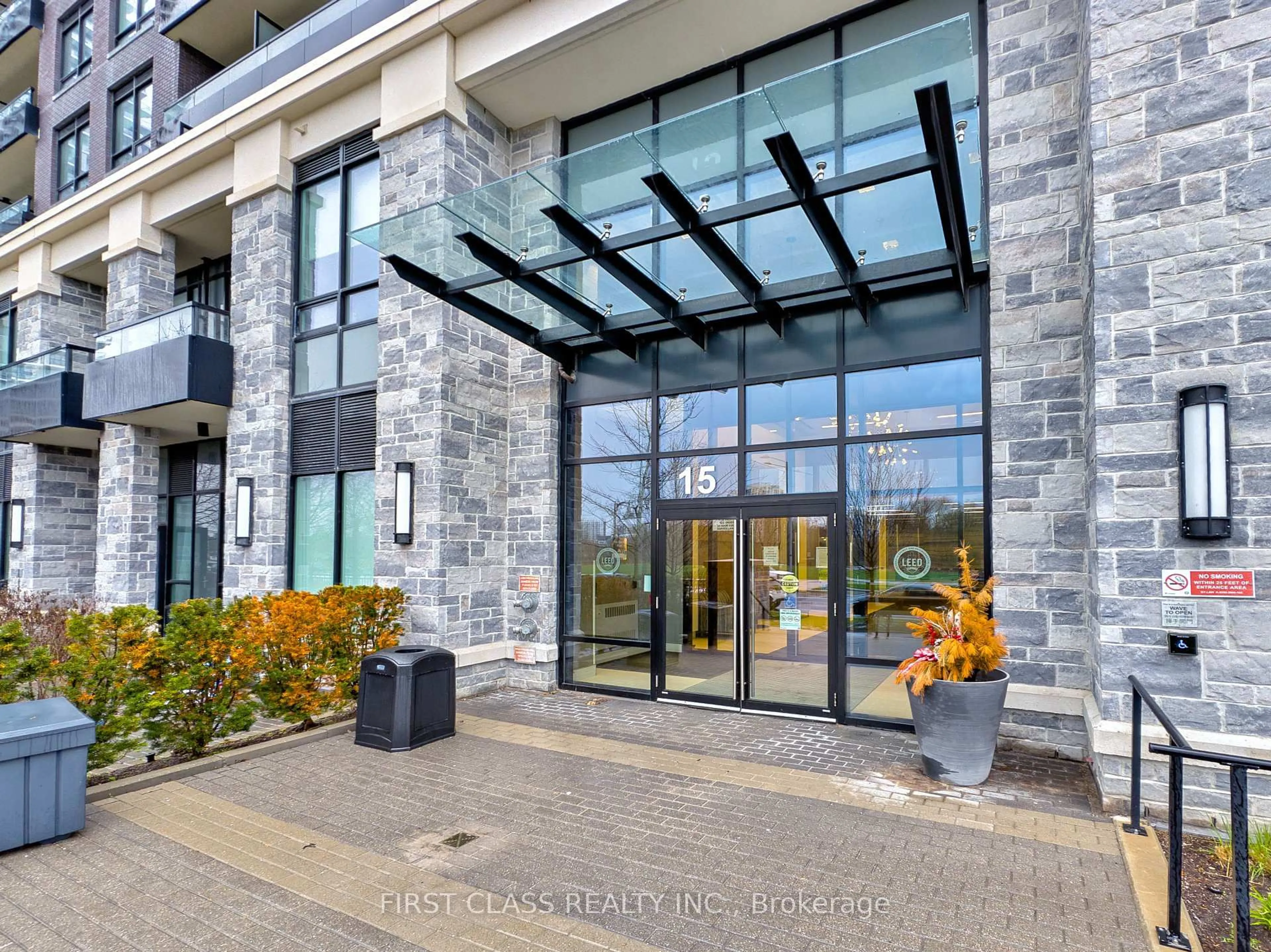 Indoor entryway for 15 Water Walk Dr #731, Markham Ontario L6G 0G2
