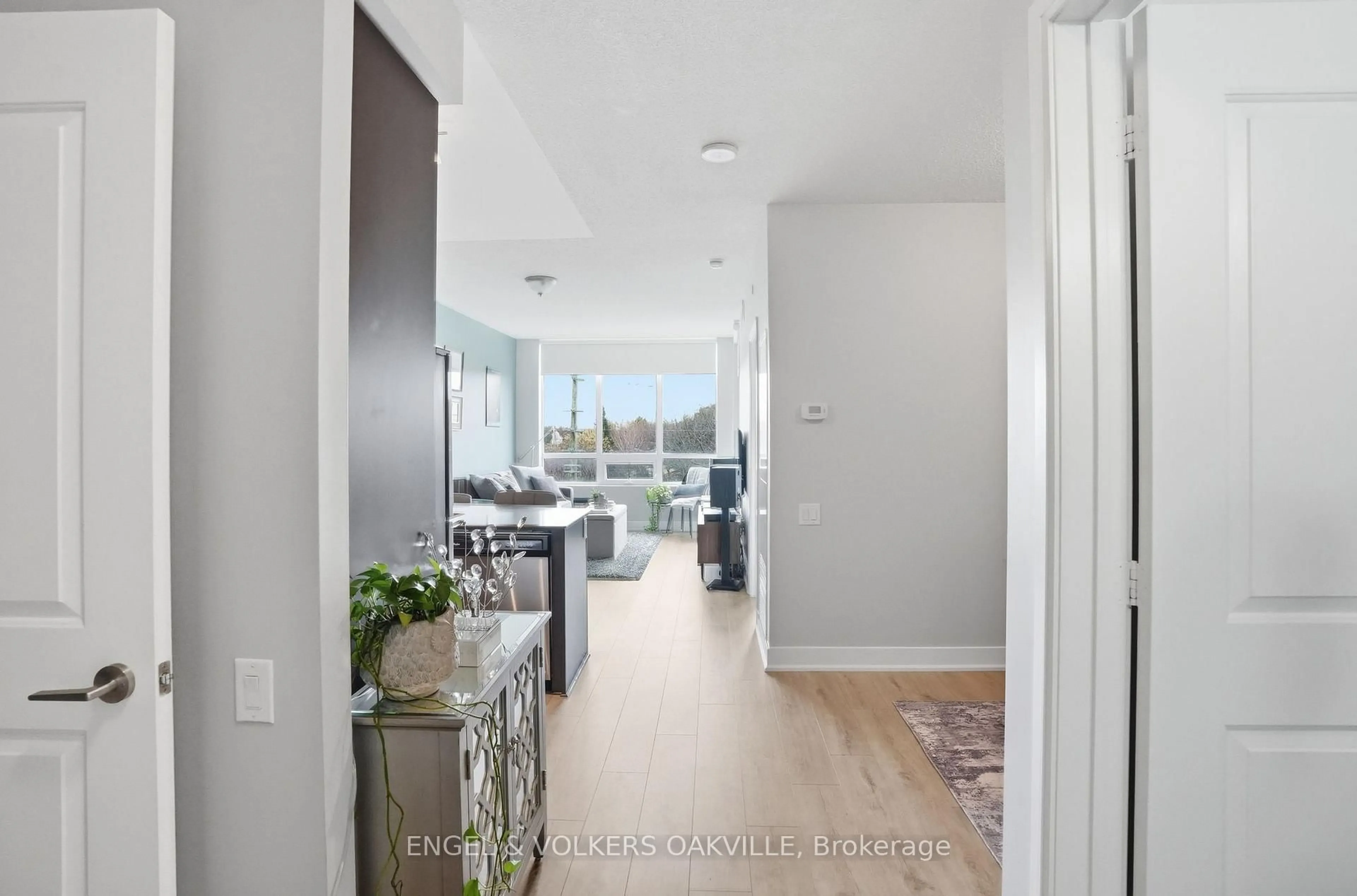 Indoor entryway for 7608 Yonge St #528, Vaughan Ontario L4J 0J5