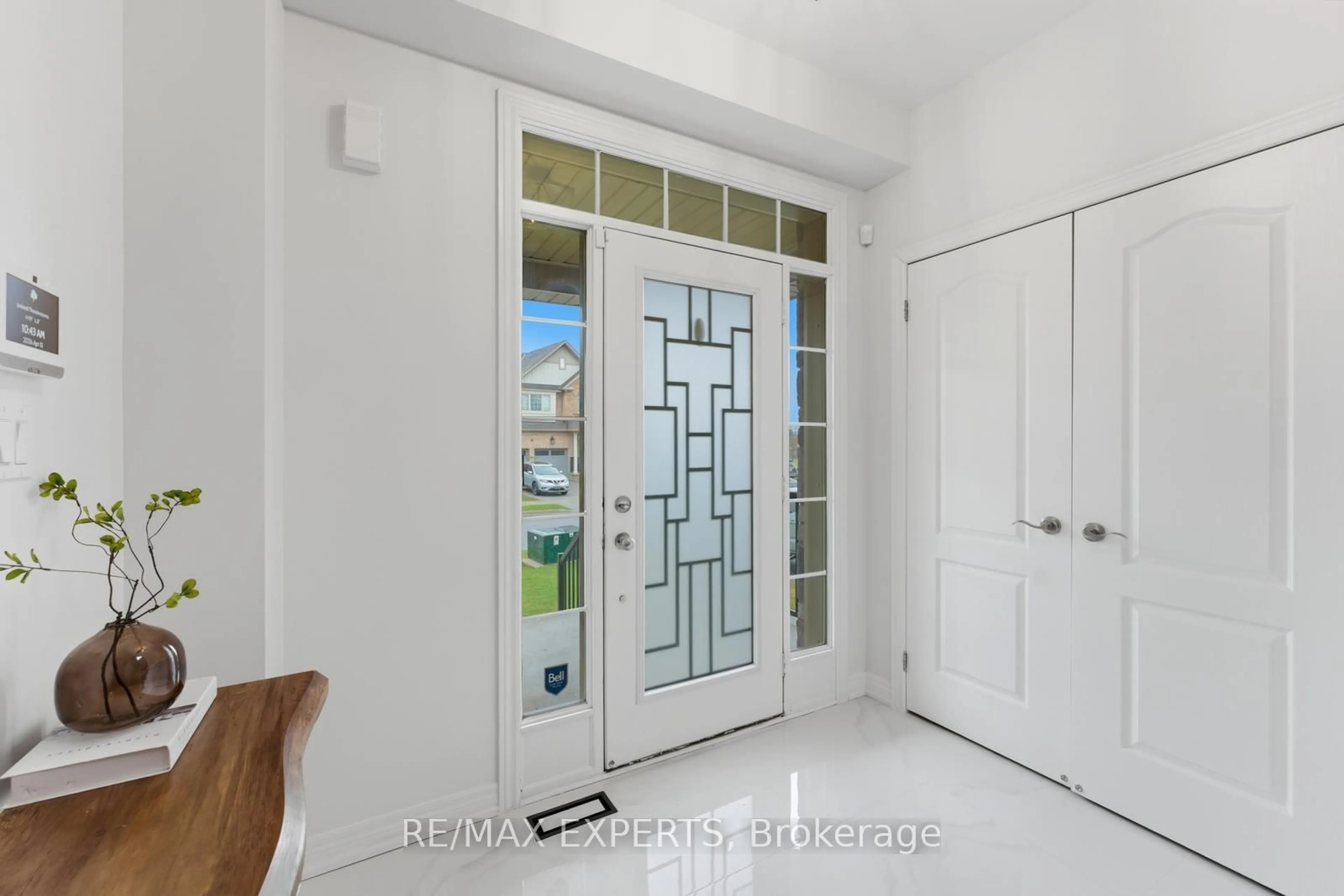 Indoor entryway for 87 Robb Thompson Rd, East Gwillimbury Ontario L0G 1M0