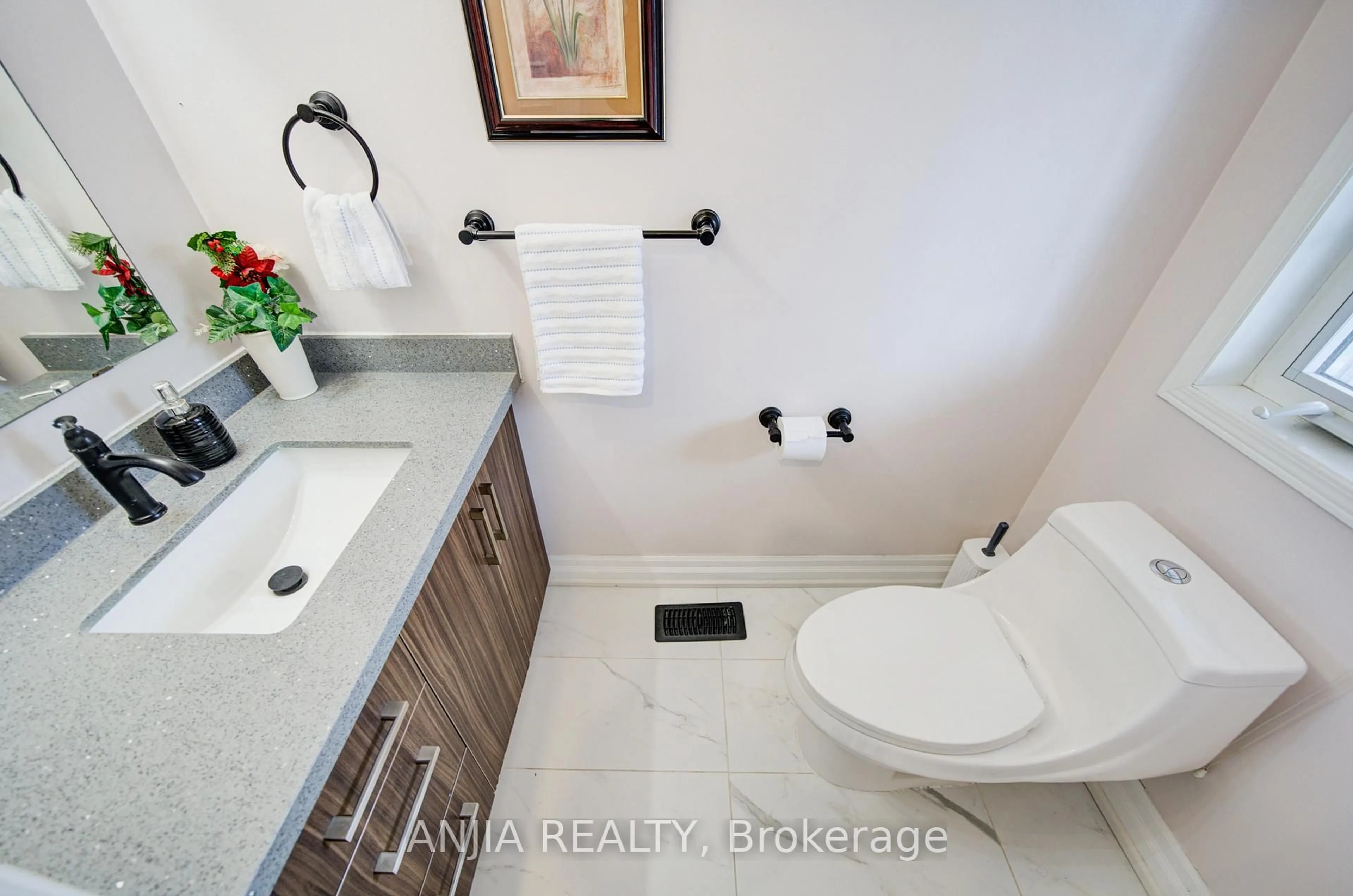 Contemporary bathroom, ceramic/tile floor for 503 Caboto Tr, Markham Ontario L3R 5S2