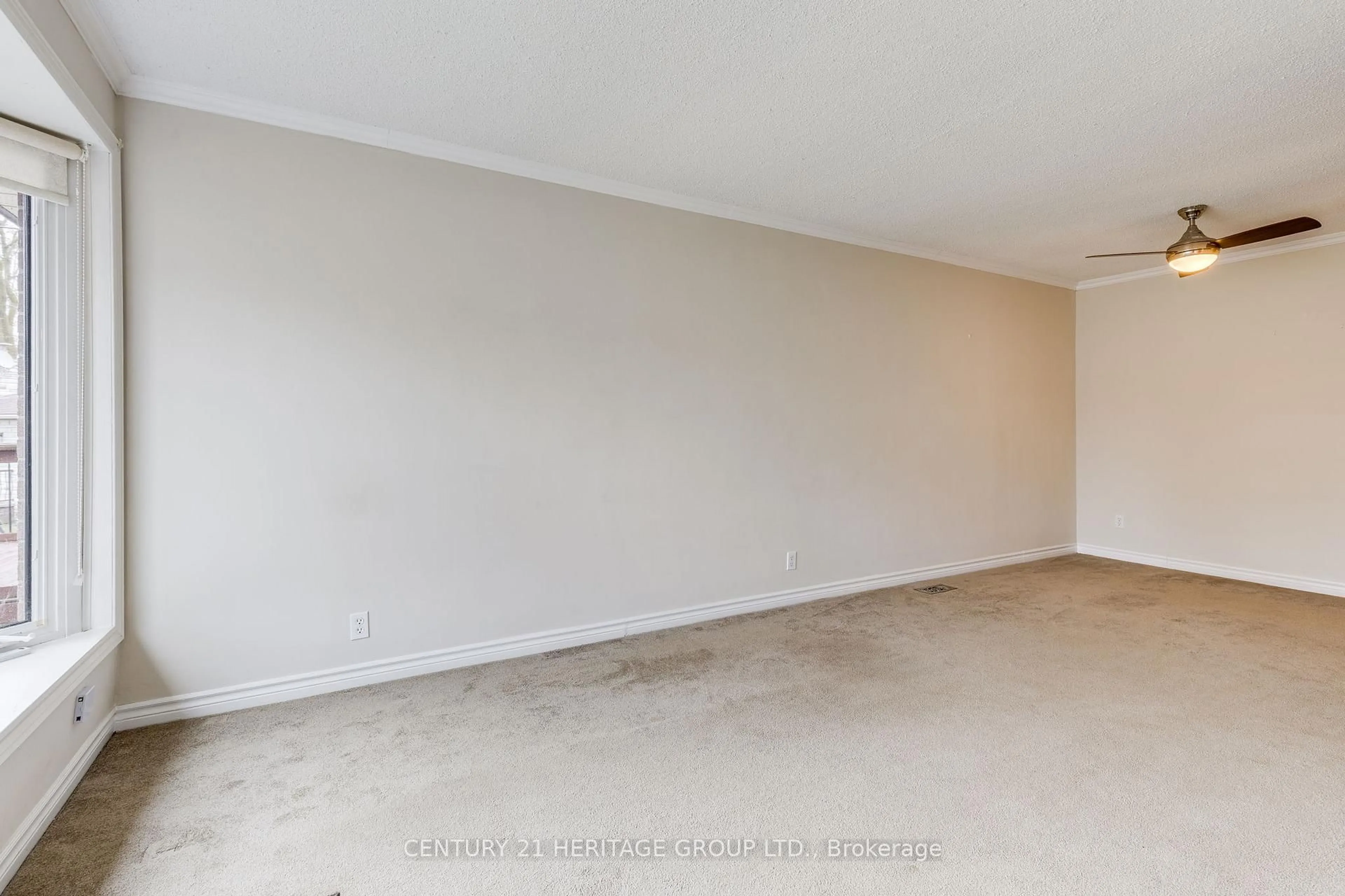 A pic of a room for 69 Lindsay Ave, Newmarket Ontario L3Y 4N7