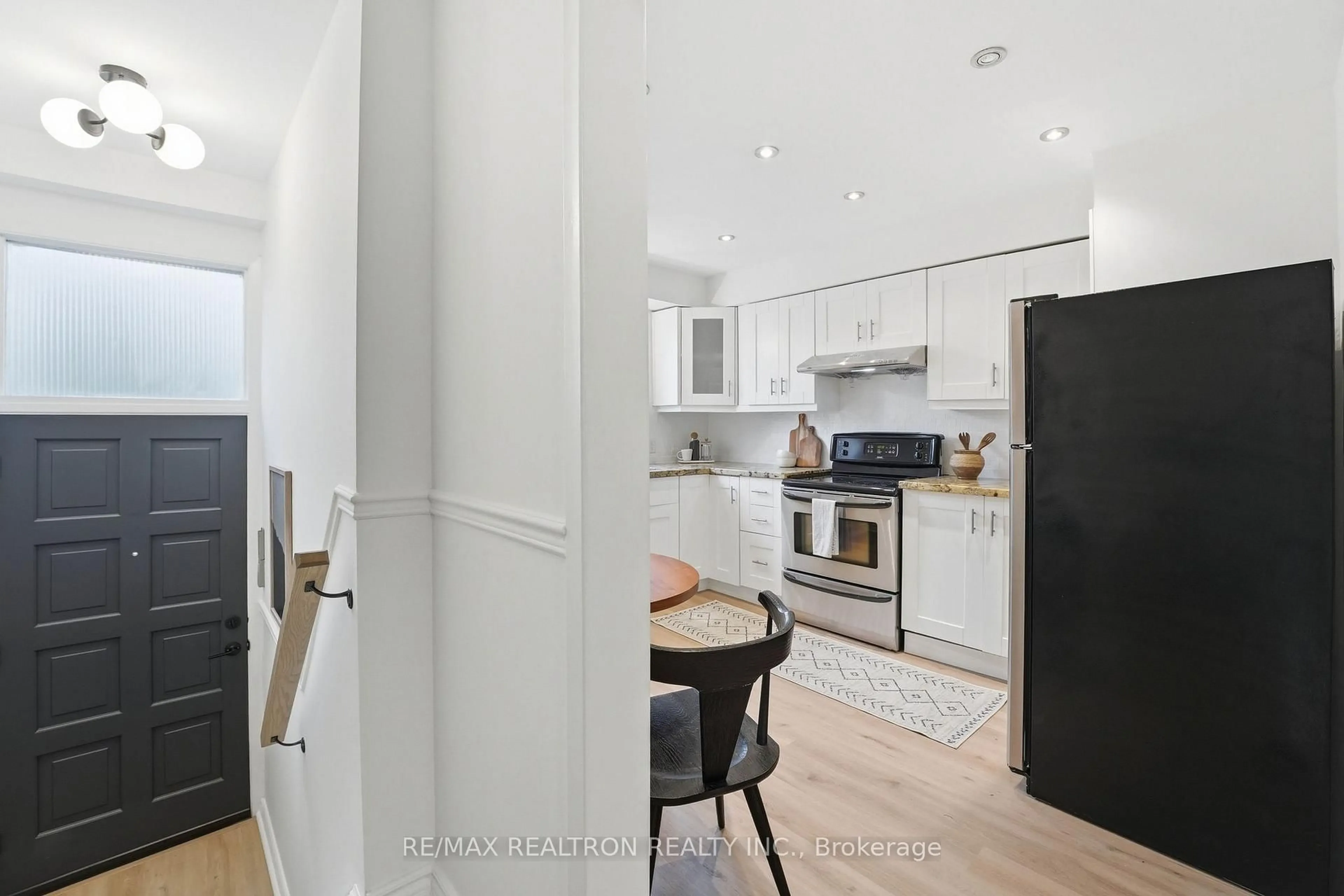 Open concept kitchen, unknown for 39 The Carriage Way #39, Markham Ontario L3T 4V1