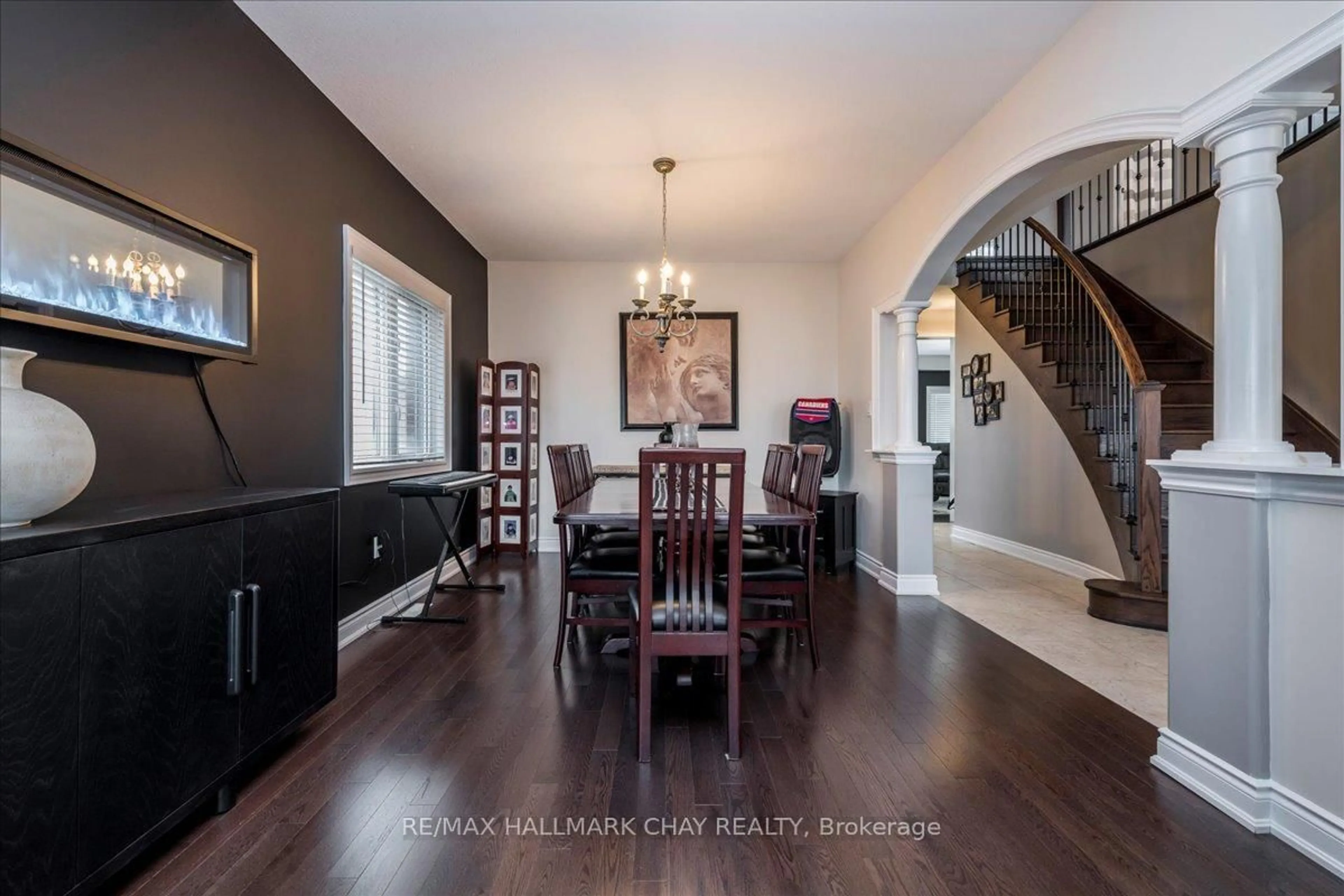 Dining room, wood/laminate floor for 1171 Quarry Dr, Innisfil Ontario L9S 4W8