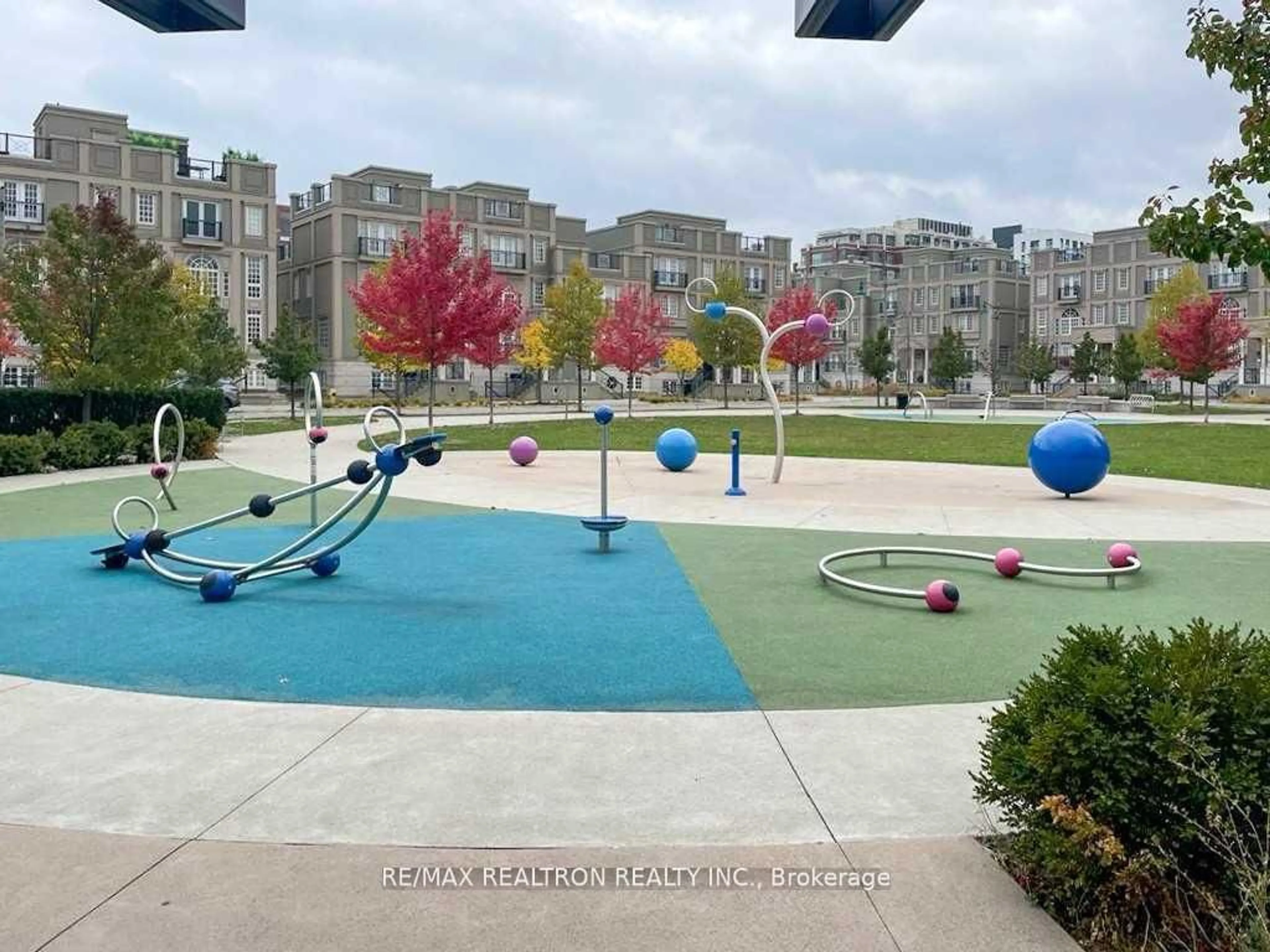 Pool for 111 Upper Duke Cres #701, Markham Ontario L6G 0C8