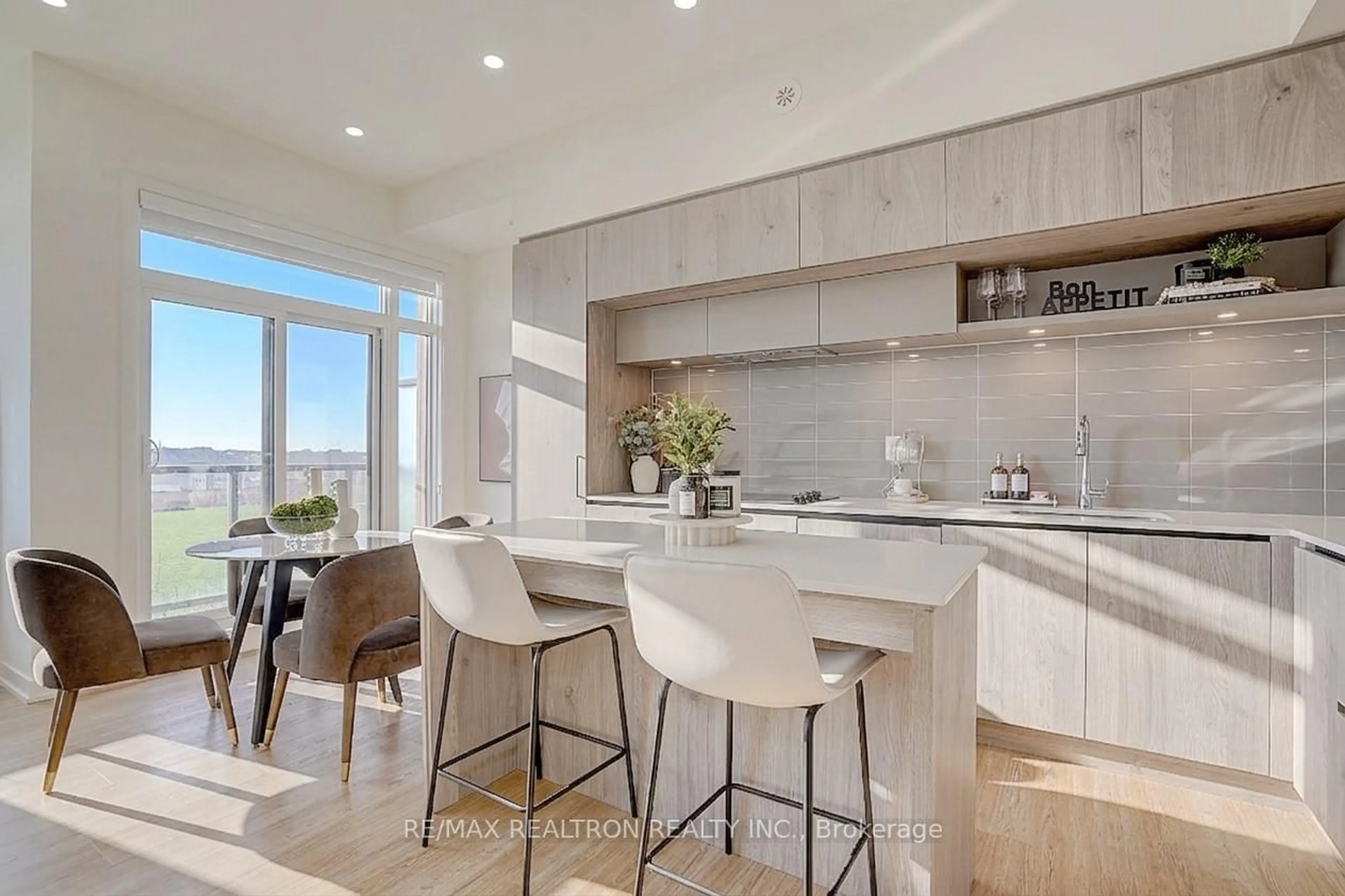 Contemporary kitchen, ceramic/tile floor for 5 Steckley House Lane #711, Richmond Hill Ontario L4S 0N2