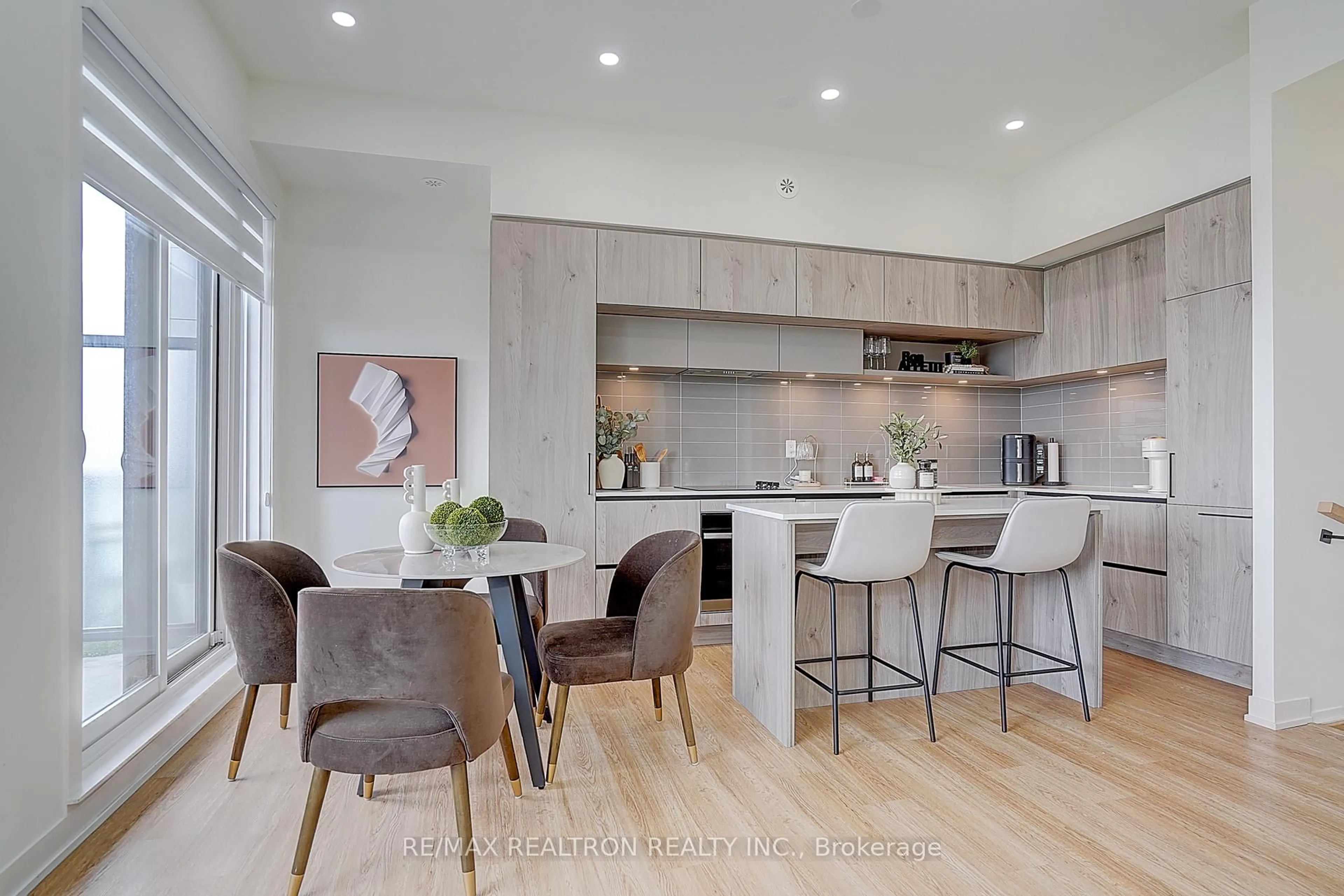 Open concept kitchen, unknown for 5 Steckley House Lane #711, Richmond Hill Ontario L4S 0N2