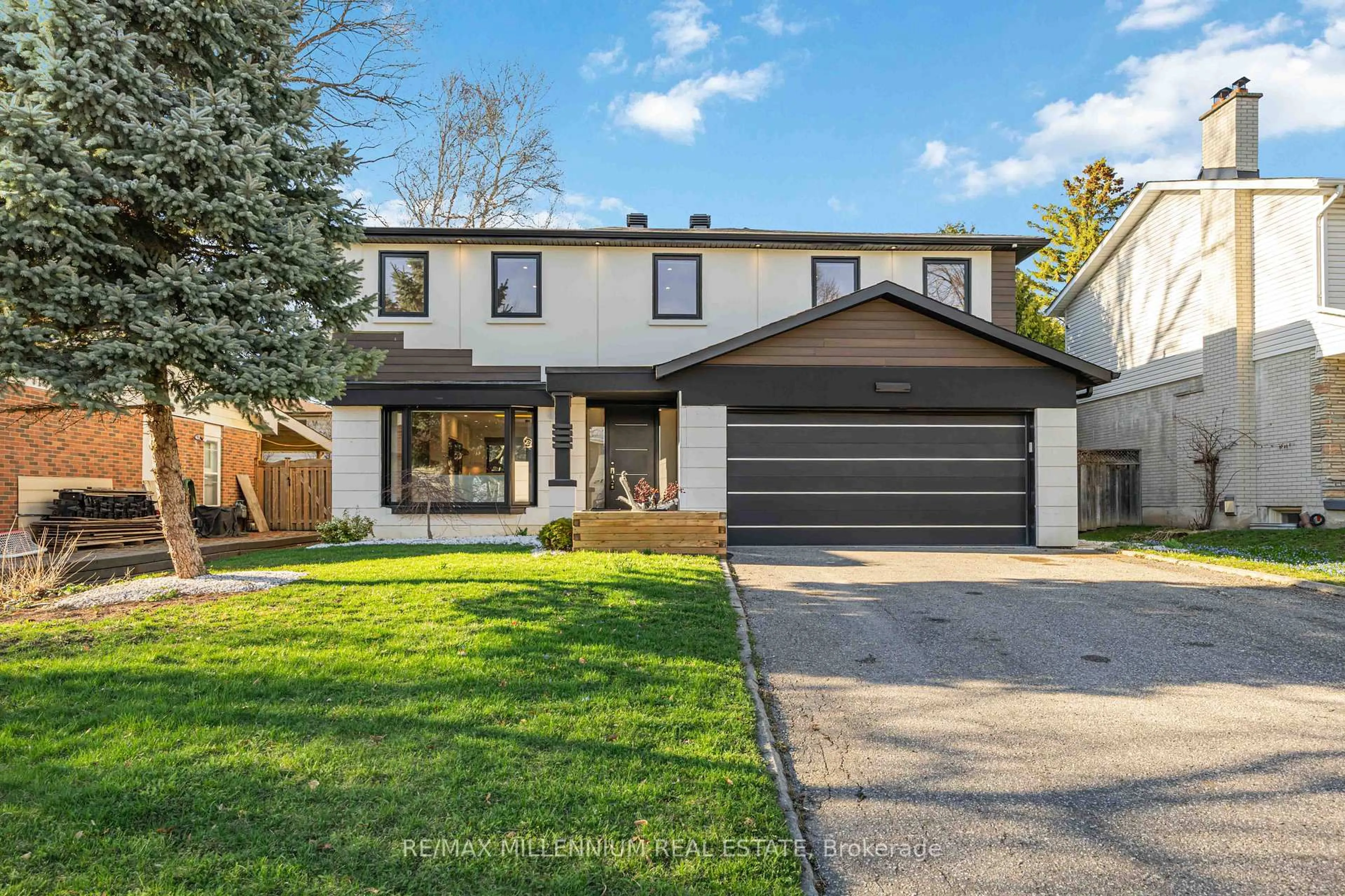 Home with vinyl exterior material, street for 14 Portree Cres, Markham Ontario L3T 3G2