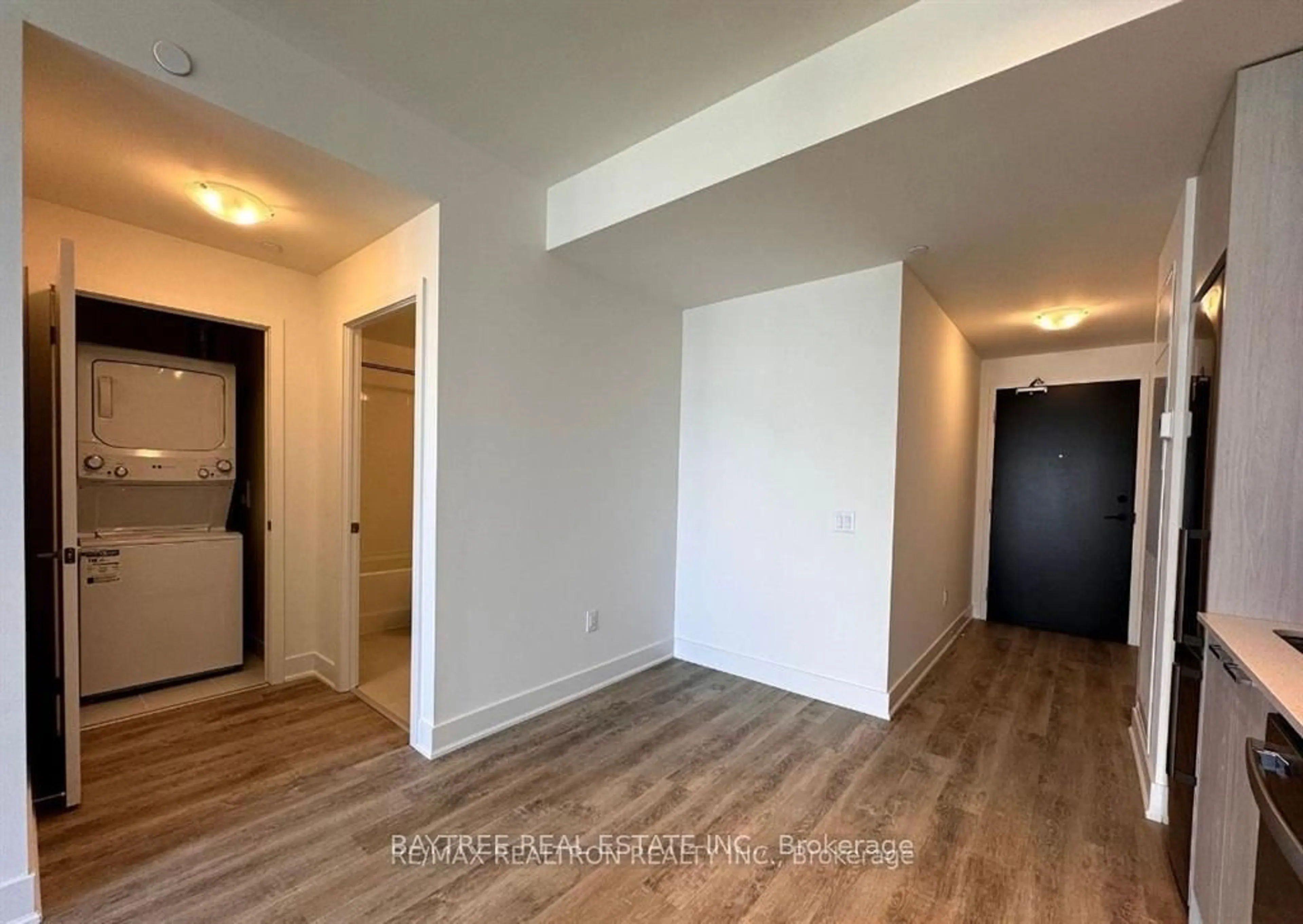 A pic of a room for 185 Deerfield Rd #1205, Newmarket Ontario L3Y 0G7