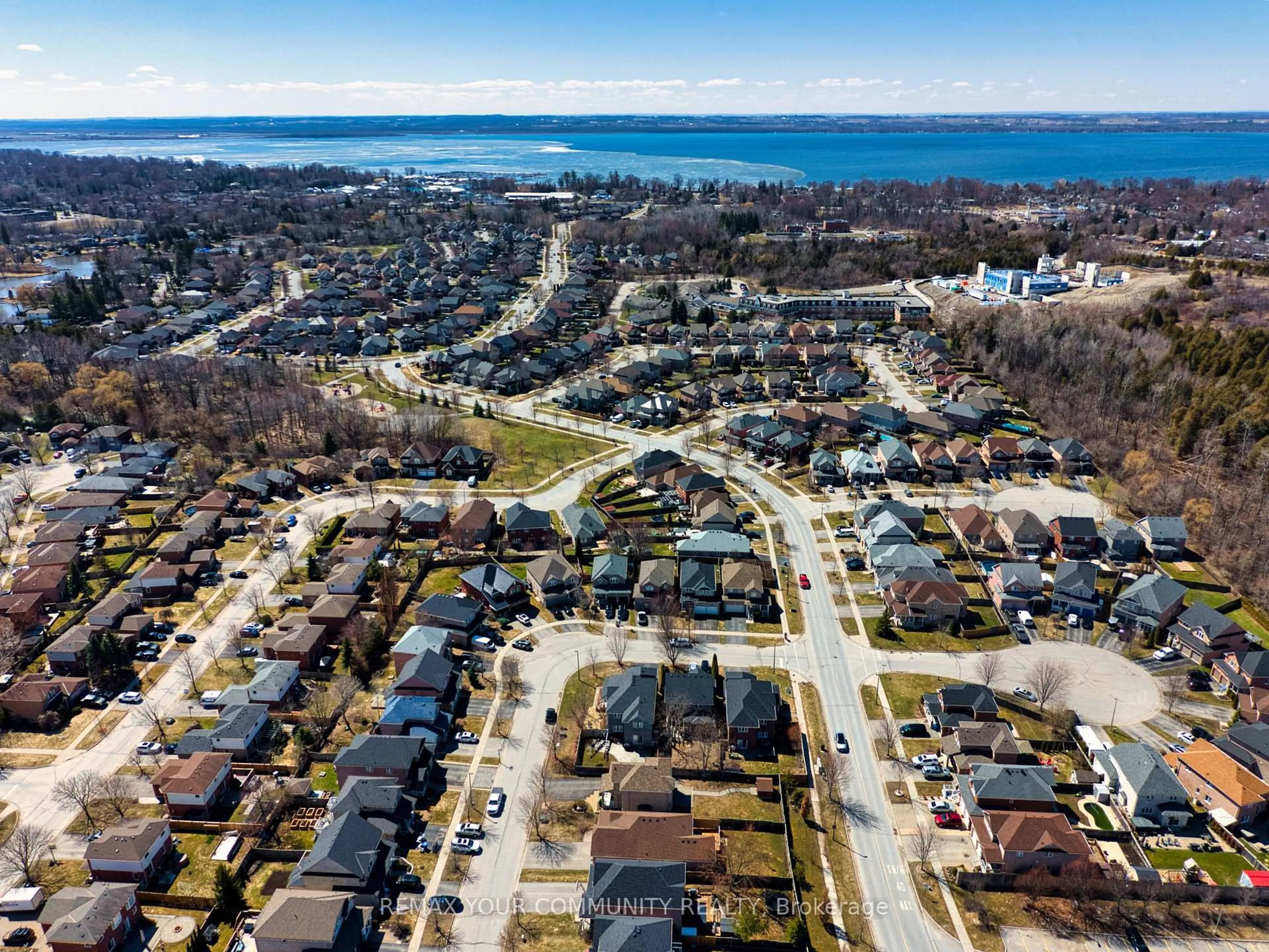 A pic from outside/outdoor area/front of a property/back of a property/a pic from drone, water/lake/river/ocean view for 2 Laurelbank Cres, Georgina Ontario L4P 4H6