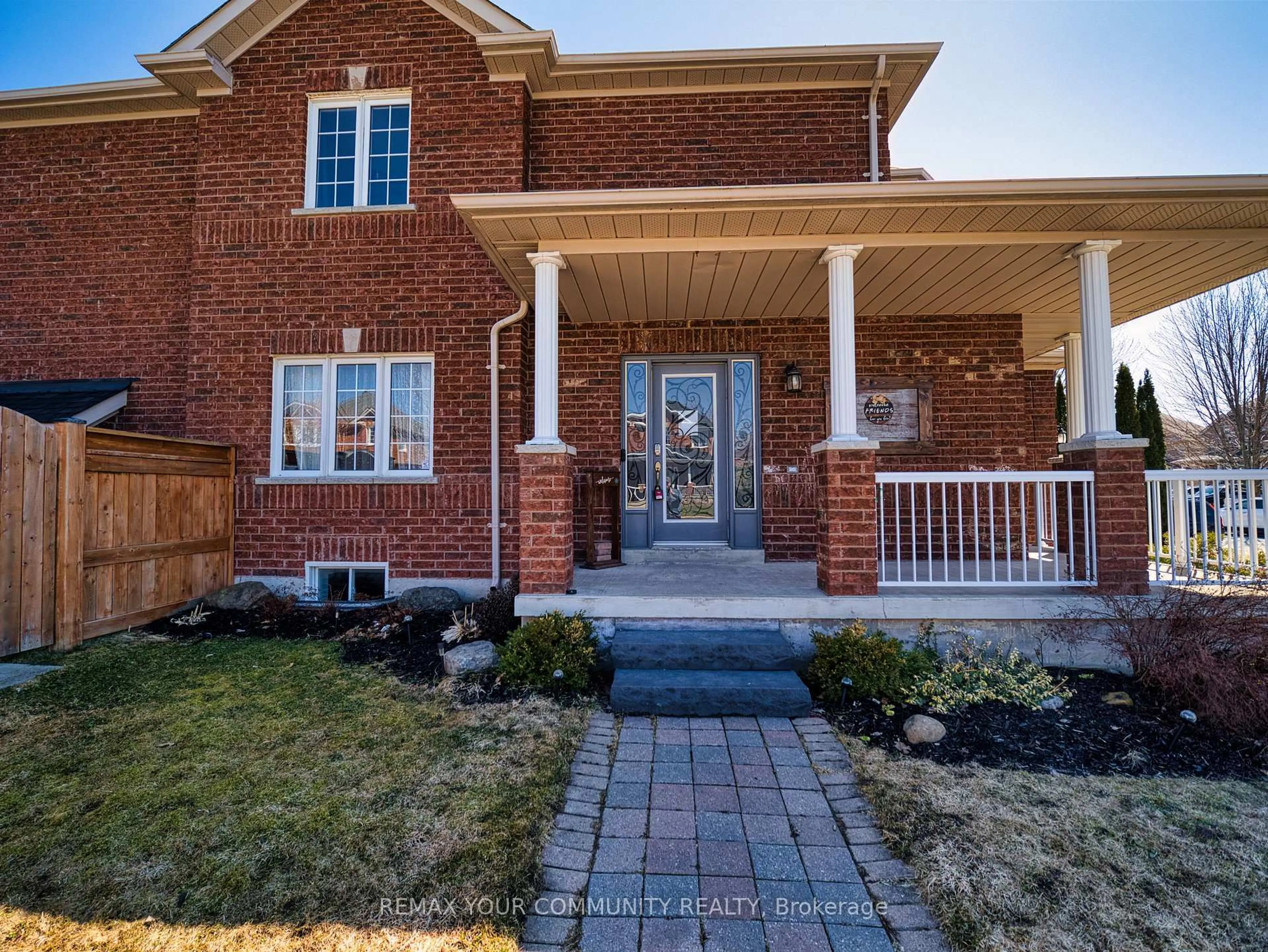 Home with brick exterior material, street for 2 Laurelbank Cres, Georgina Ontario L4P 4H6